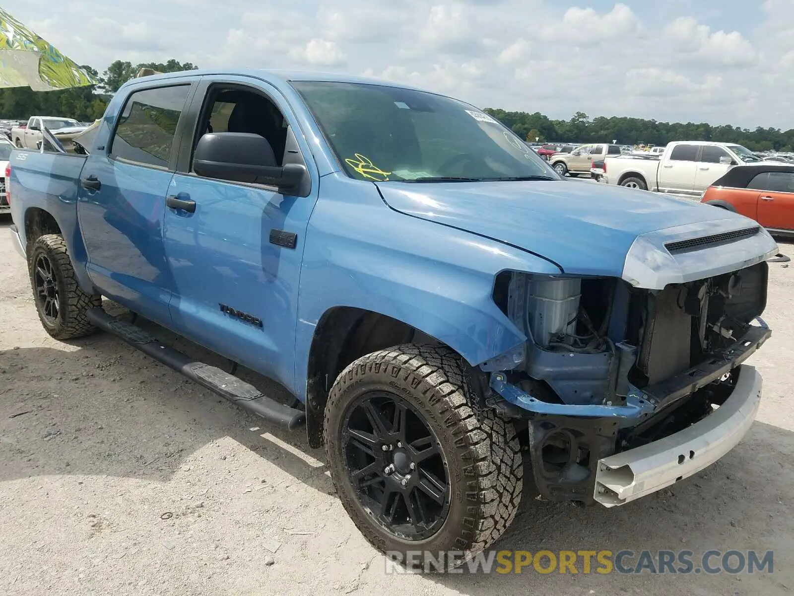 1 Photograph of a damaged car 5TFDY5F18LX874373 TOYOTA TUNDRA 2020