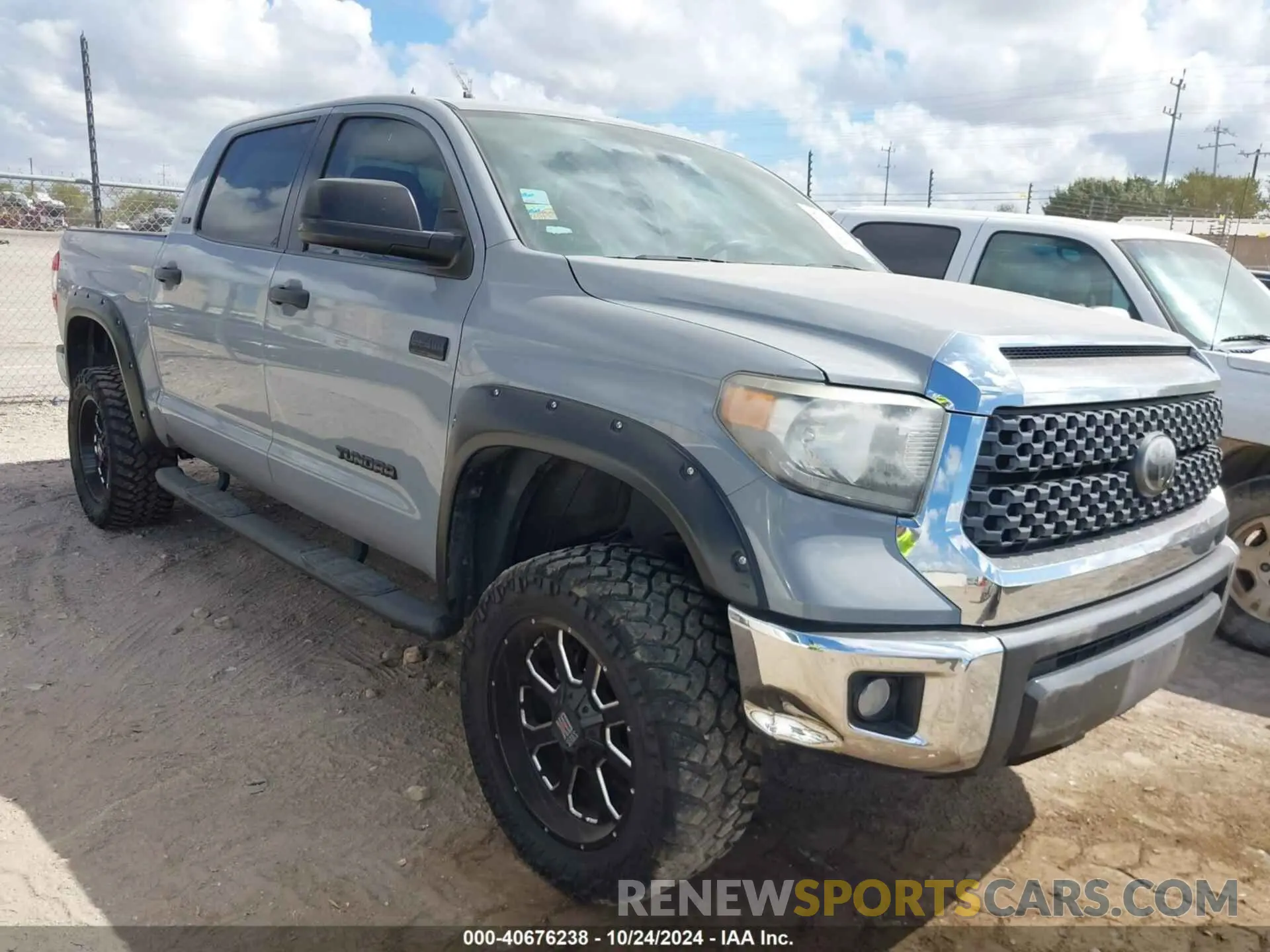 1 Photograph of a damaged car 5TFDY5F19LX915772 TOYOTA TUNDRA 2020