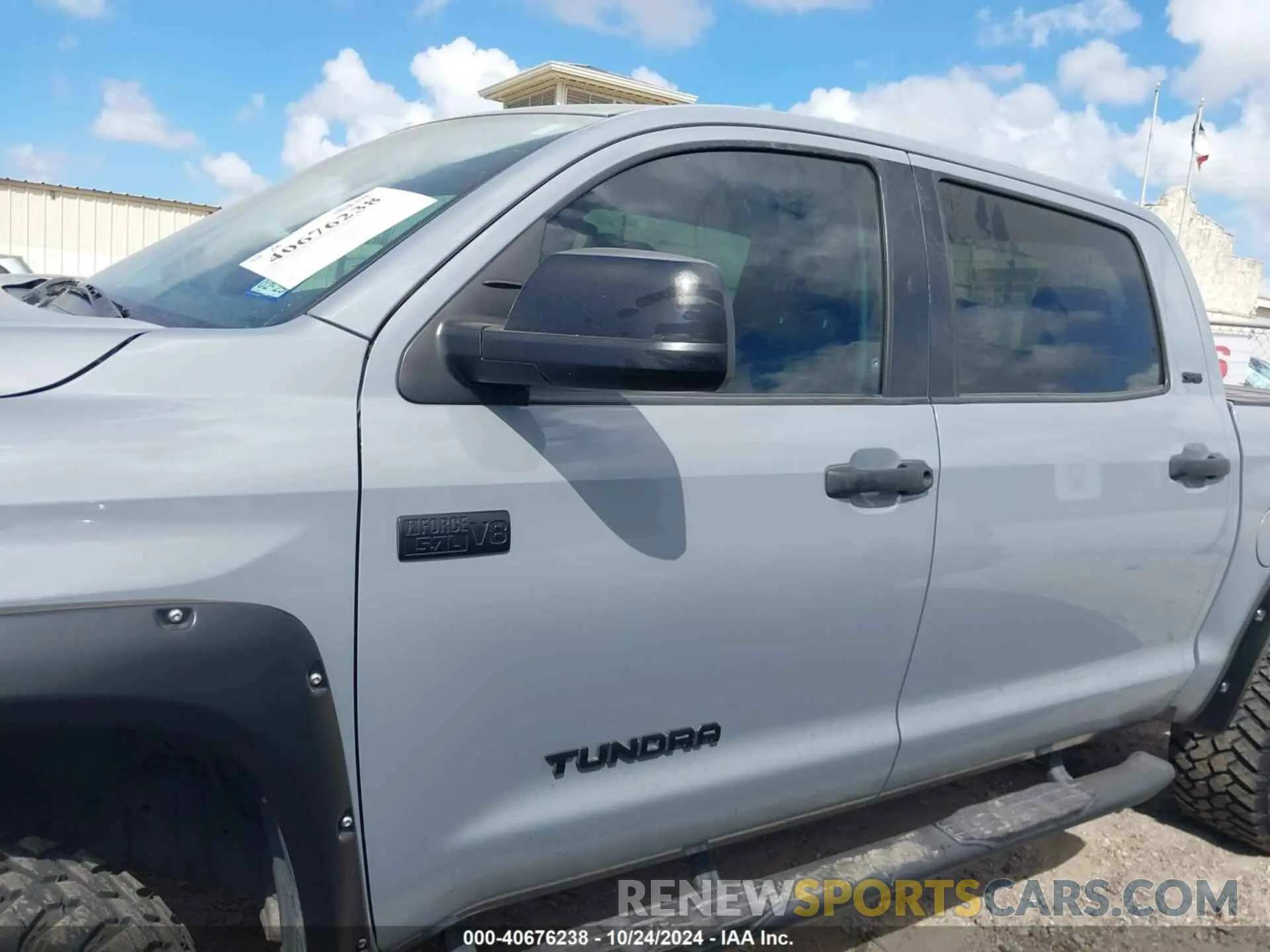 14 Photograph of a damaged car 5TFDY5F19LX915772 TOYOTA TUNDRA 2020