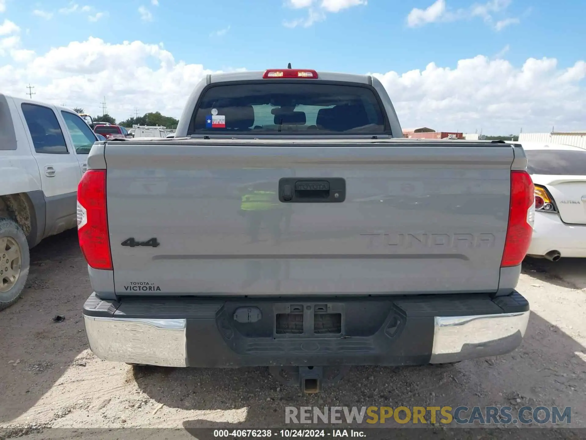 16 Photograph of a damaged car 5TFDY5F19LX915772 TOYOTA TUNDRA 2020