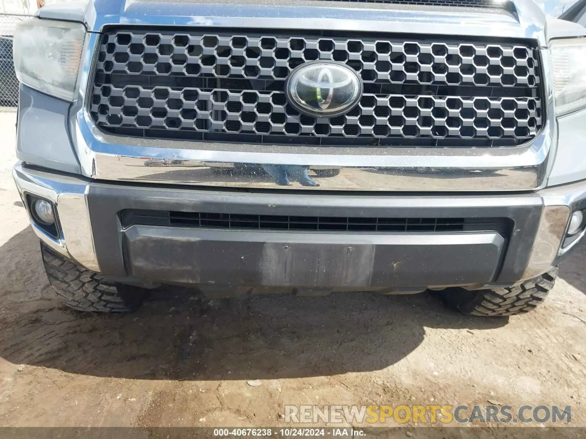 17 Photograph of a damaged car 5TFDY5F19LX915772 TOYOTA TUNDRA 2020