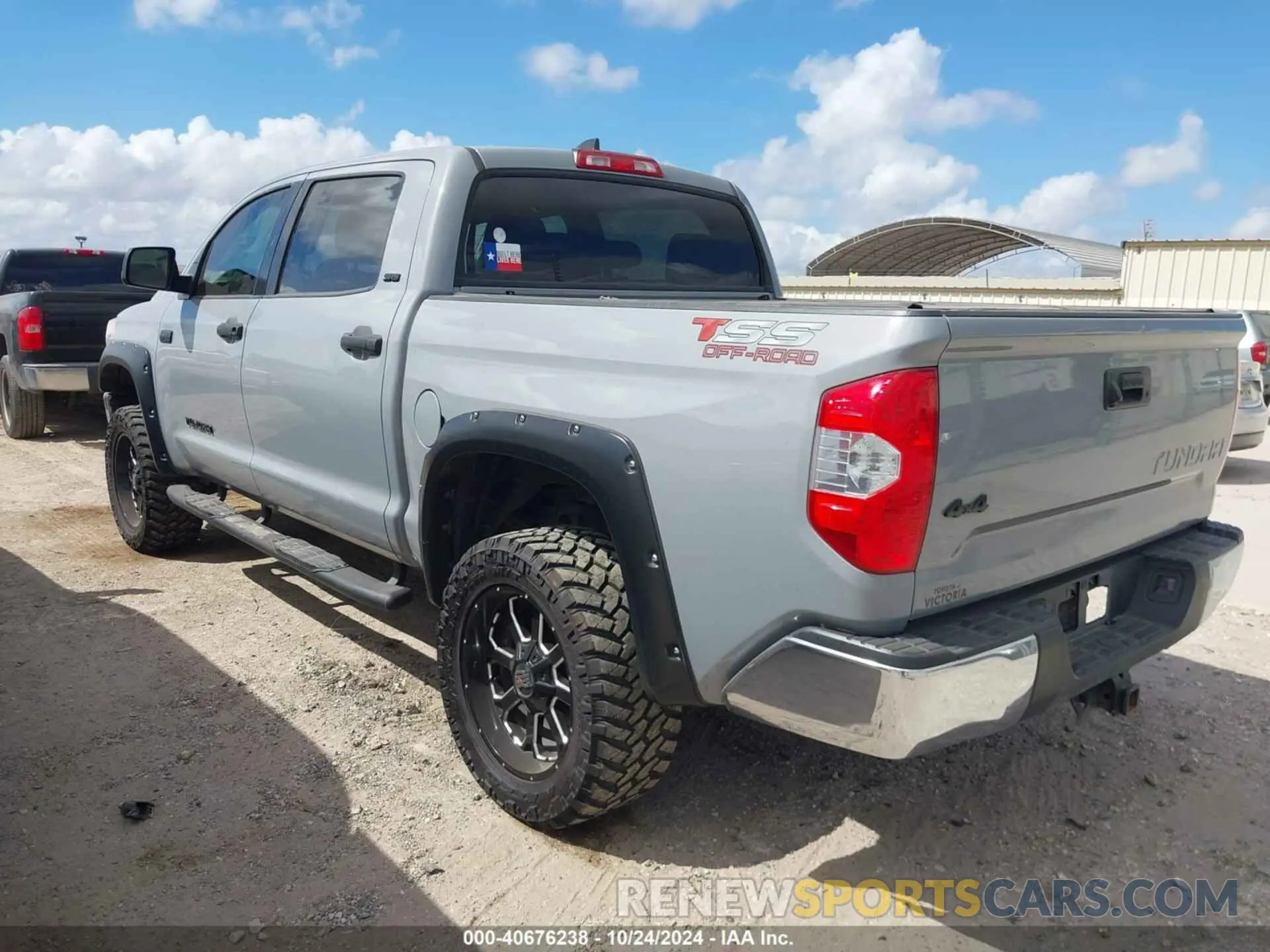 3 Photograph of a damaged car 5TFDY5F19LX915772 TOYOTA TUNDRA 2020