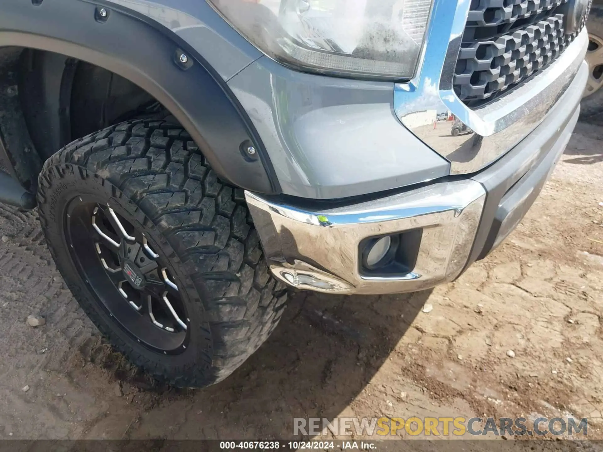 6 Photograph of a damaged car 5TFDY5F19LX915772 TOYOTA TUNDRA 2020