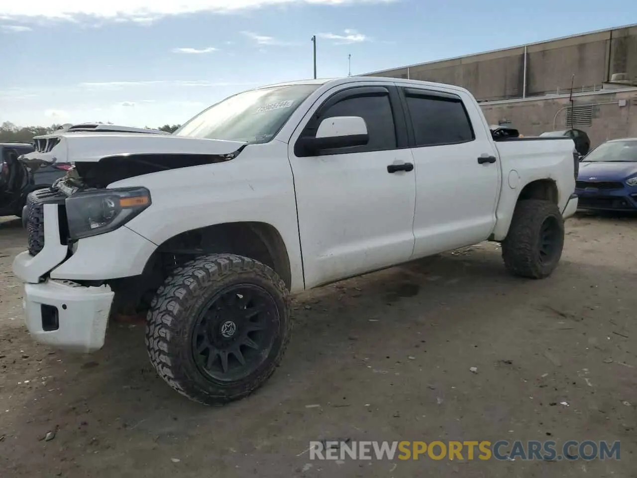 1 Photograph of a damaged car 5TFDY5F1XLX939157 TOYOTA TUNDRA 2020