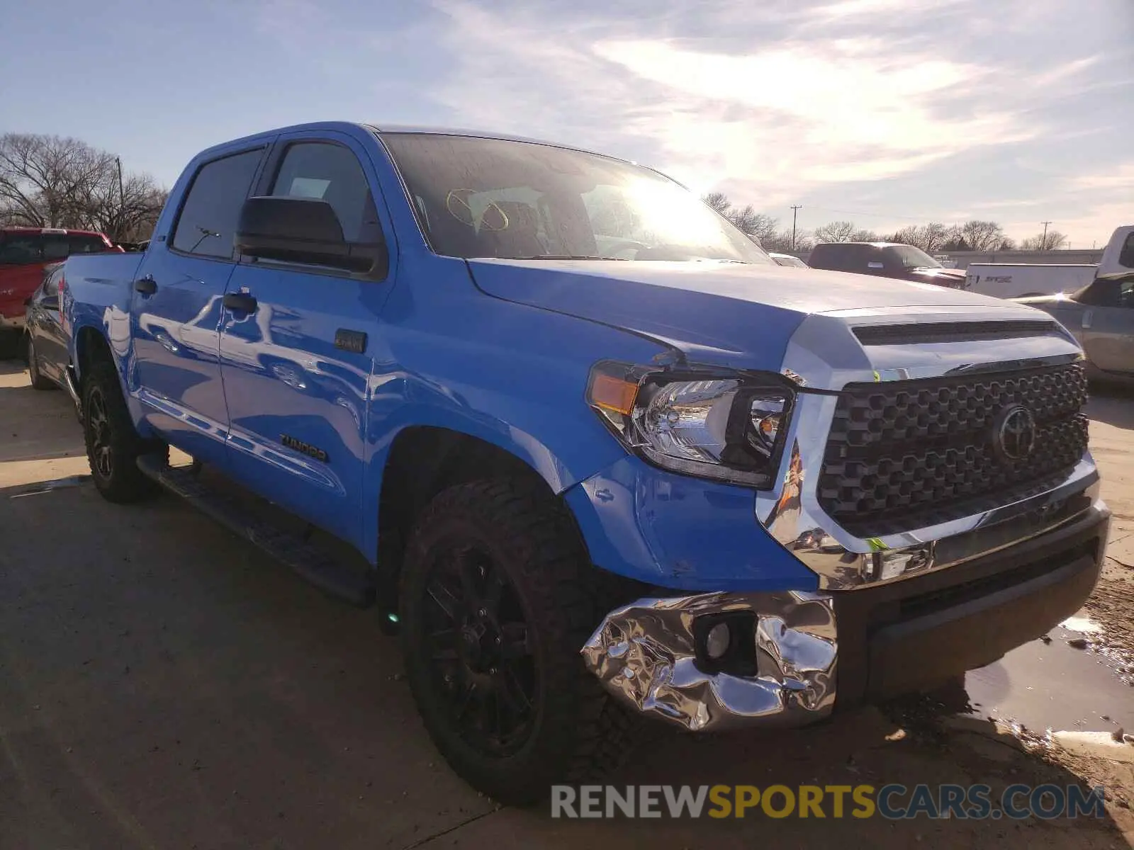 1 Photograph of a damaged car 5TFEY5F18LX271217 TOYOTA TUNDRA 2020