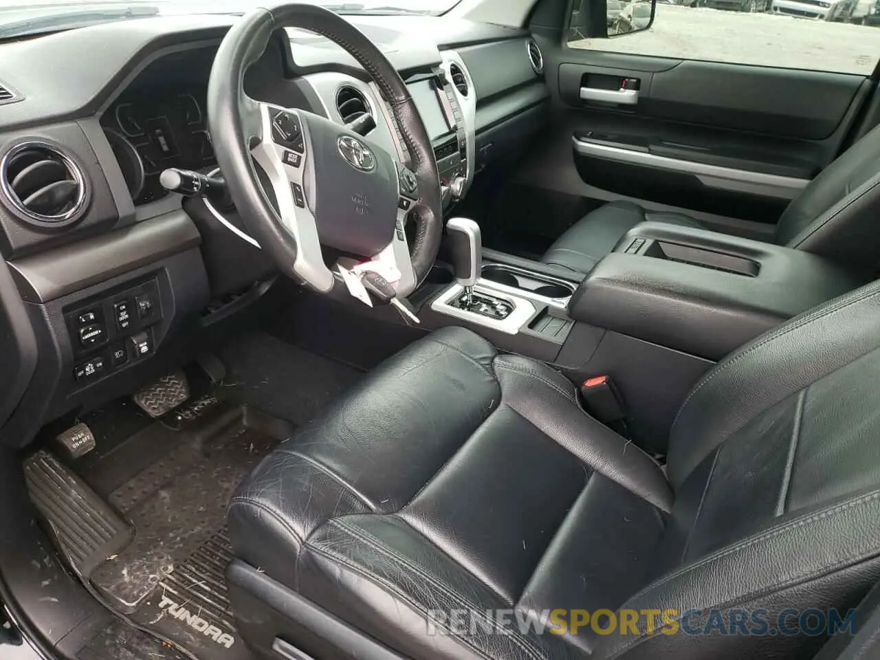 7 Photograph of a damaged car 5TFEY5F19LX261814 TOYOTA TUNDRA 2020