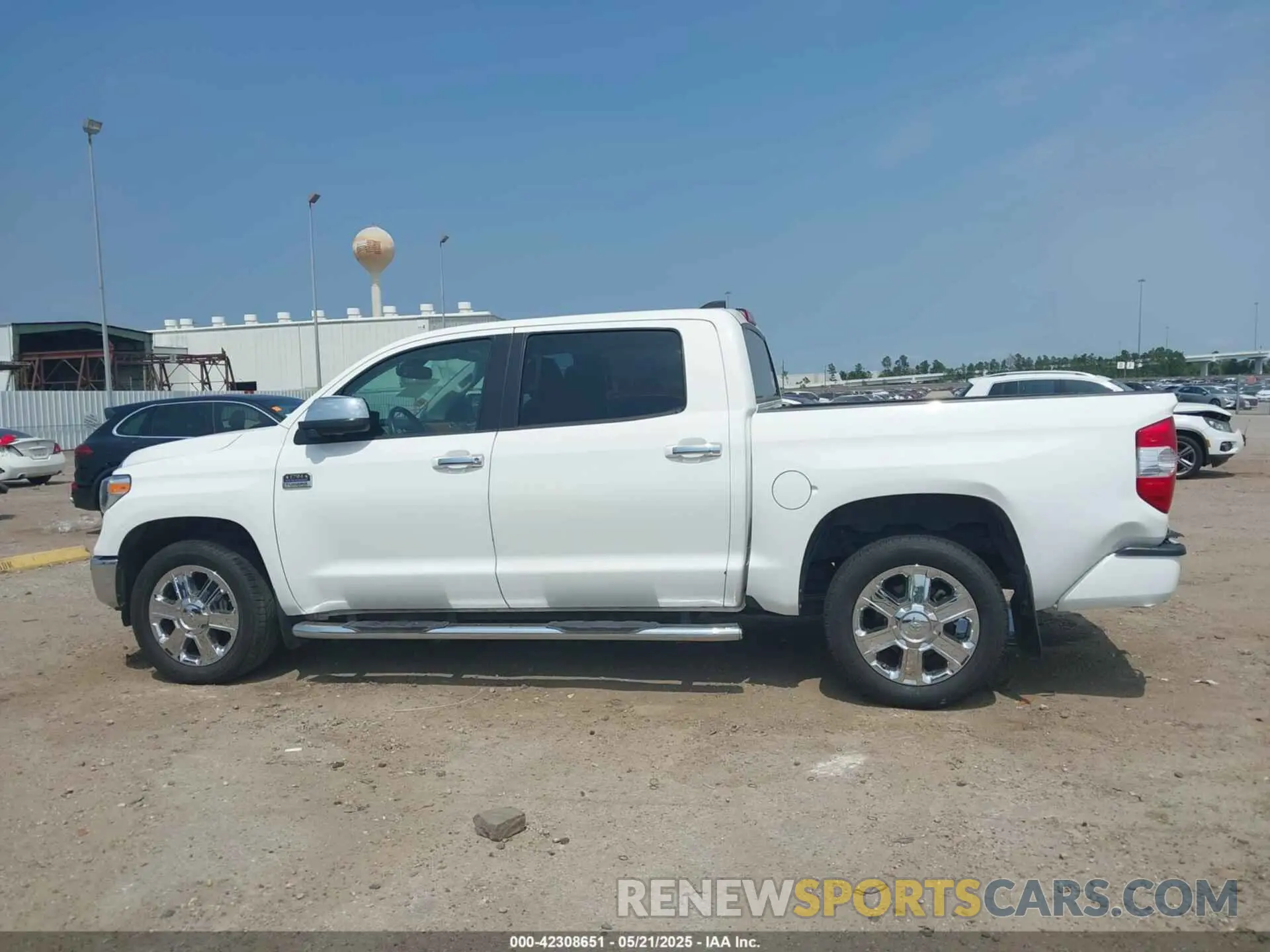 14 Photograph of a damaged car 5TFGY5F18LX257827 TOYOTA TUNDRA 2020