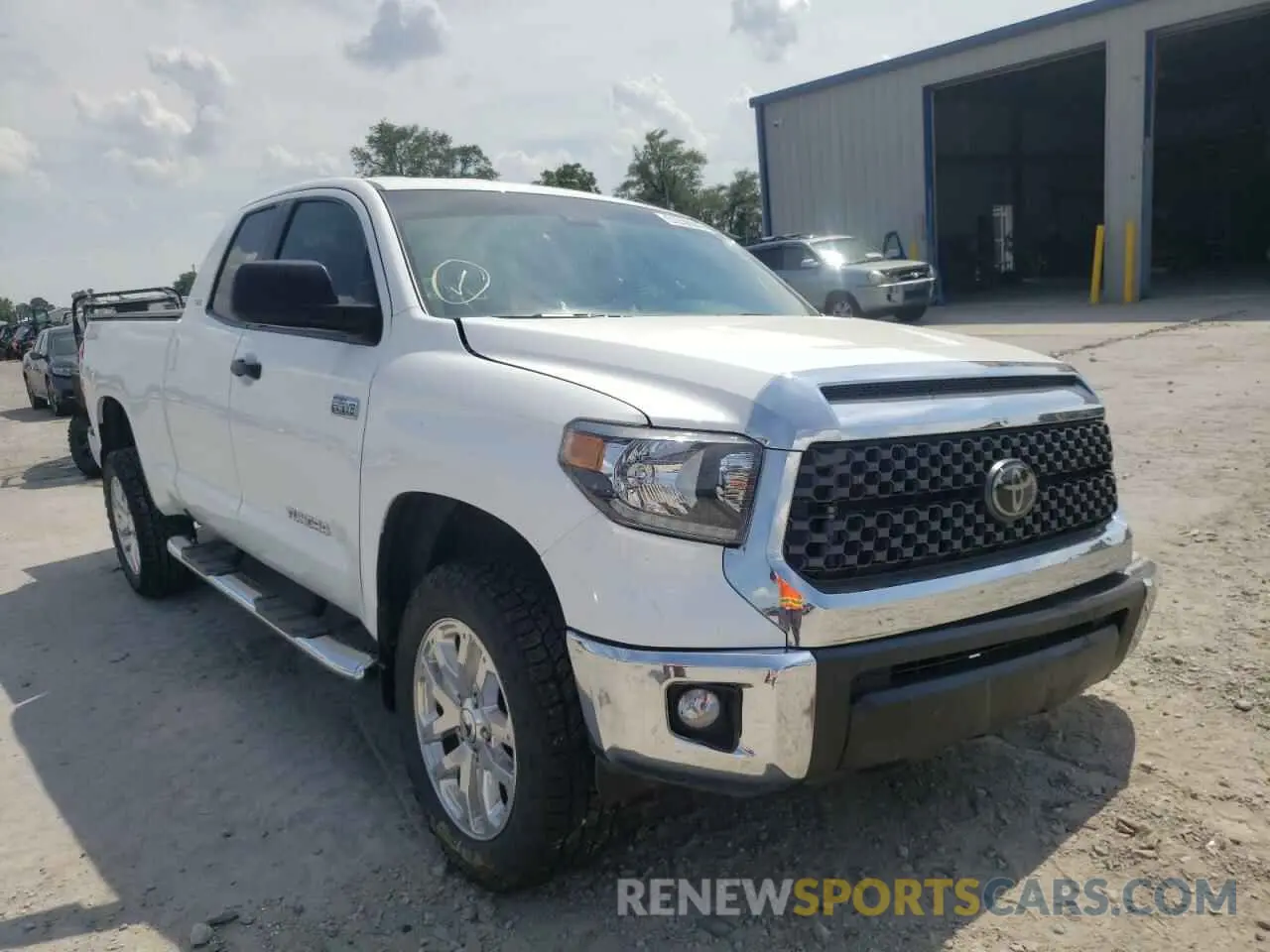 1 Фотография поврежденного автомобиля 5TFRY5F10LX257264 TOYOTA TUNDRA 2020