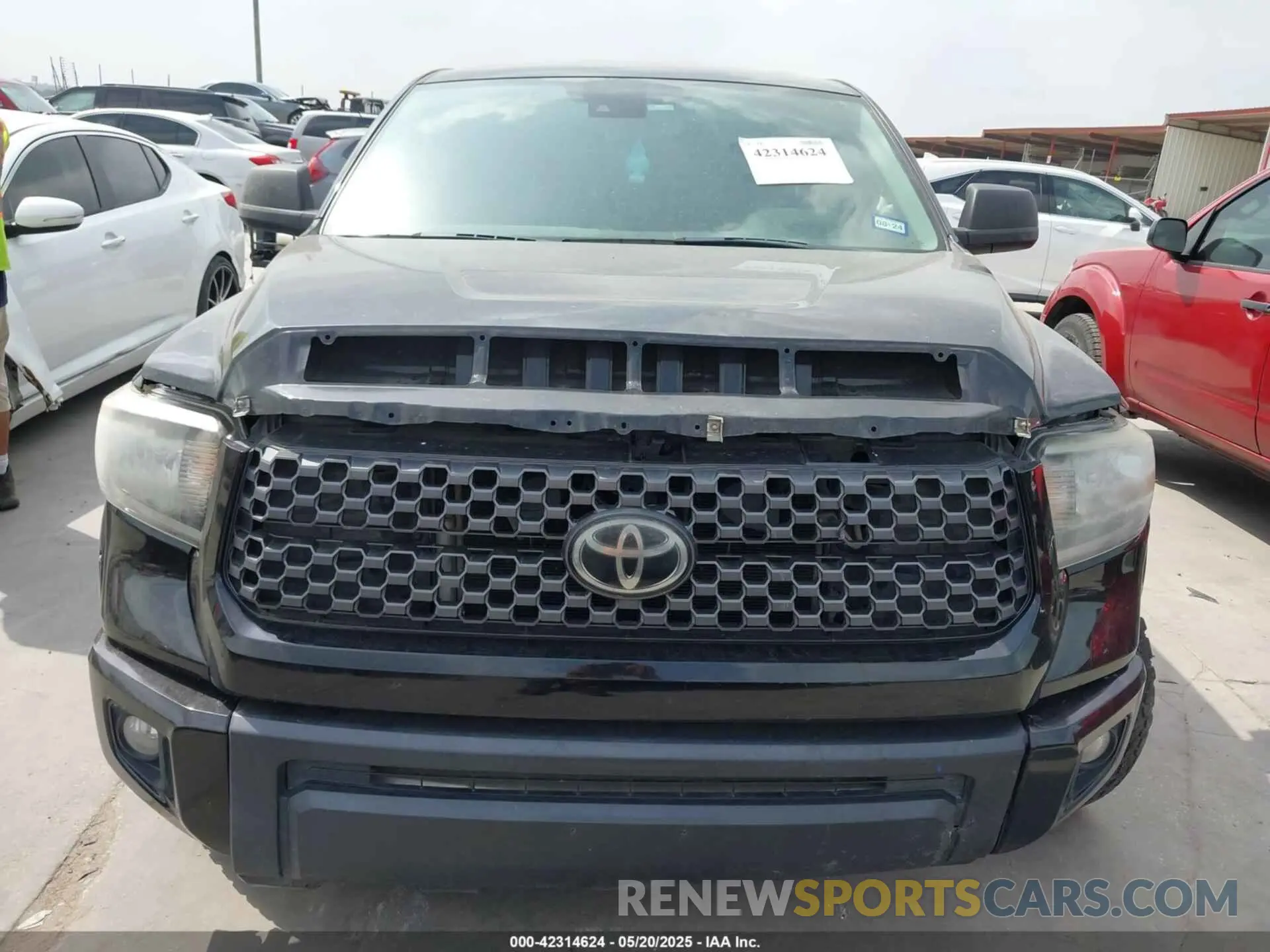 12 Photograph of a damaged car 5TFRY5F10LX268961 TOYOTA TUNDRA 2020