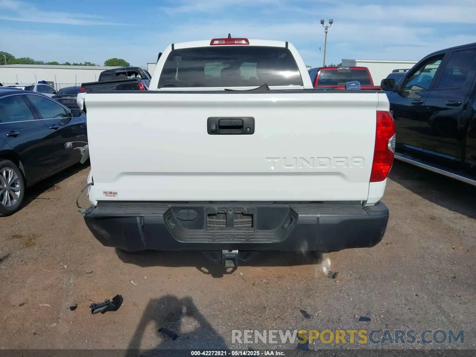 16 Photograph of a damaged car 5TFRY5F12LX268427 TOYOTA TUNDRA 2020