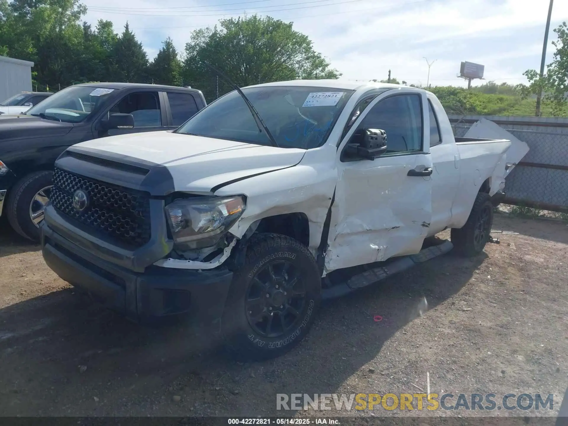 2 Photograph of a damaged car 5TFRY5F12LX268427 TOYOTA TUNDRA 2020