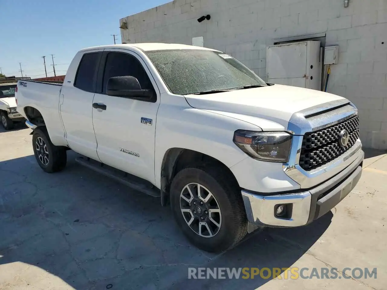 4 Photograph of a damaged car 5TFRY5F12LX269061 TOYOTA TUNDRA 2020