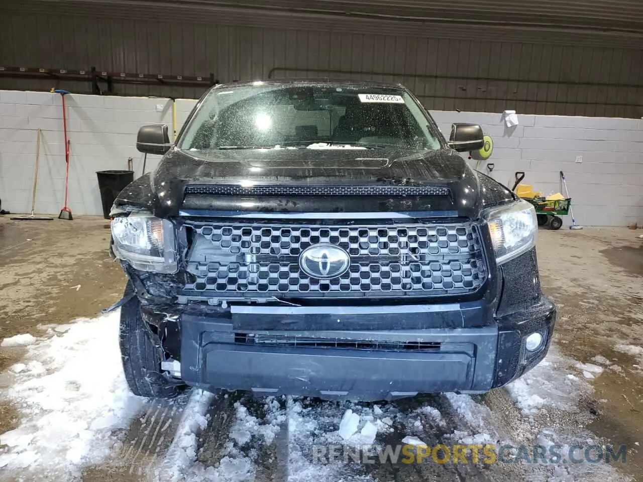 5 Фотография поврежденного автомобиля 5TFRY5F14LX267120 TOYOTA TUNDRA 2020