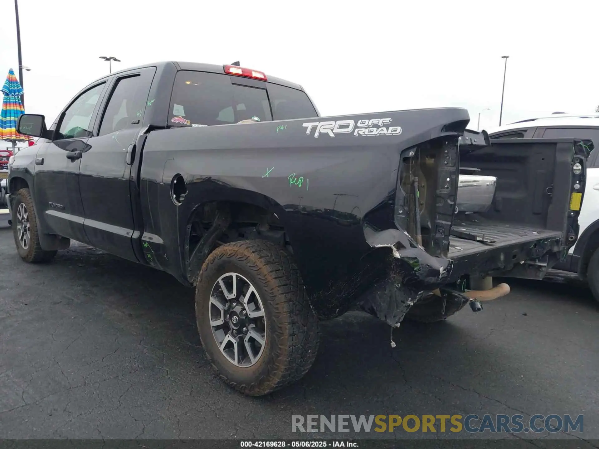 3 Photograph of a damaged car 5TFRY5F14LX268431 TOYOTA TUNDRA 2020