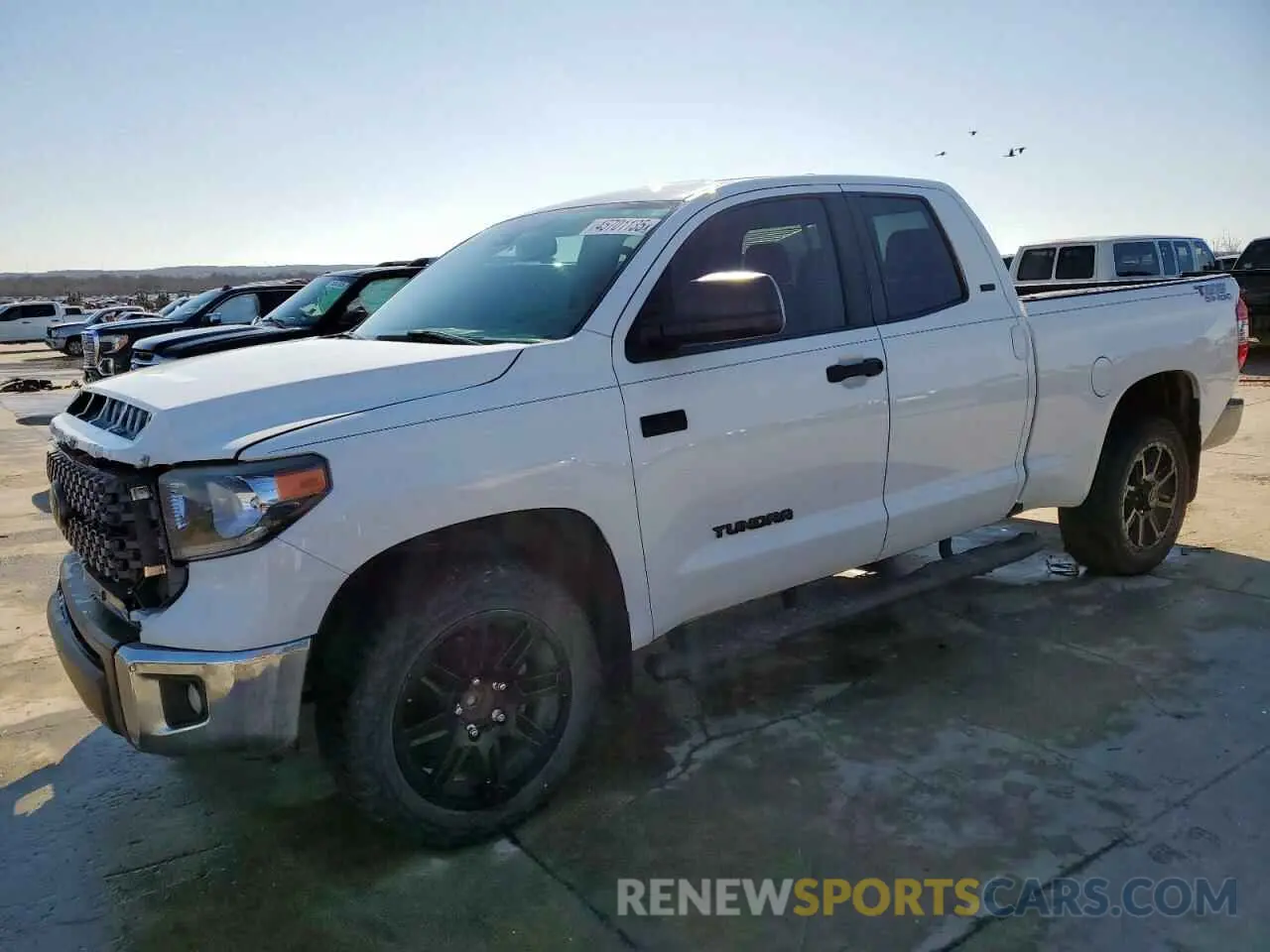 1 Фотография поврежденного автомобиля 5TFRY5F15LX264792 TOYOTA TUNDRA 2020