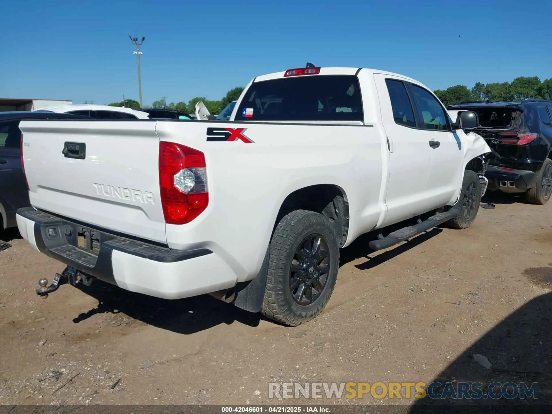 4 Photograph of a damaged car 5TFRY5F19LX267257 TOYOTA TUNDRA 2020