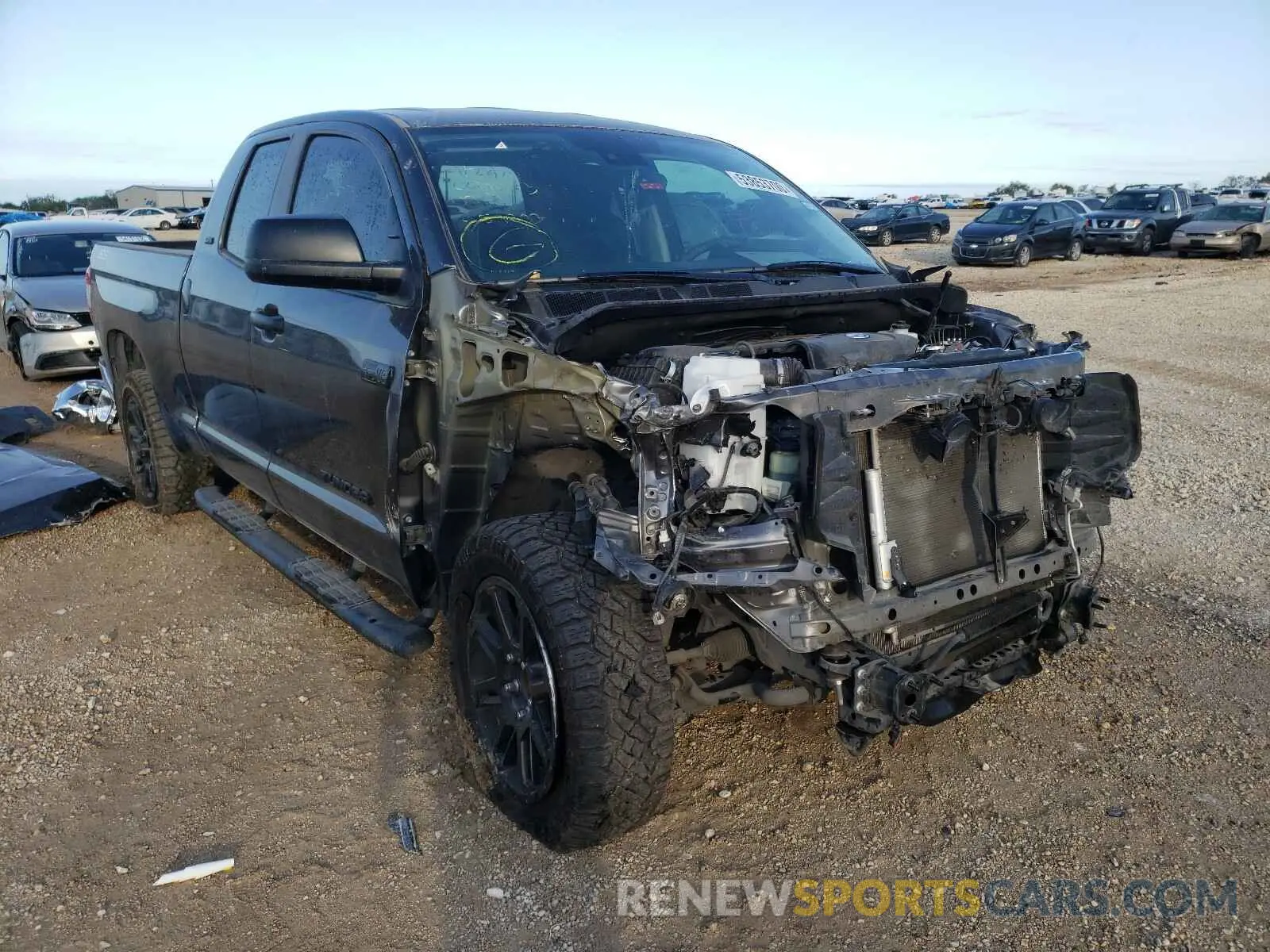 1 Photograph of a damaged car 5TFRY5F1XLX259233 TOYOTA TUNDRA 2020