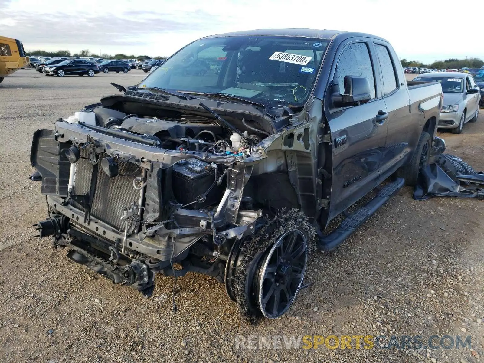 2 Photograph of a damaged car 5TFRY5F1XLX259233 TOYOTA TUNDRA 2020