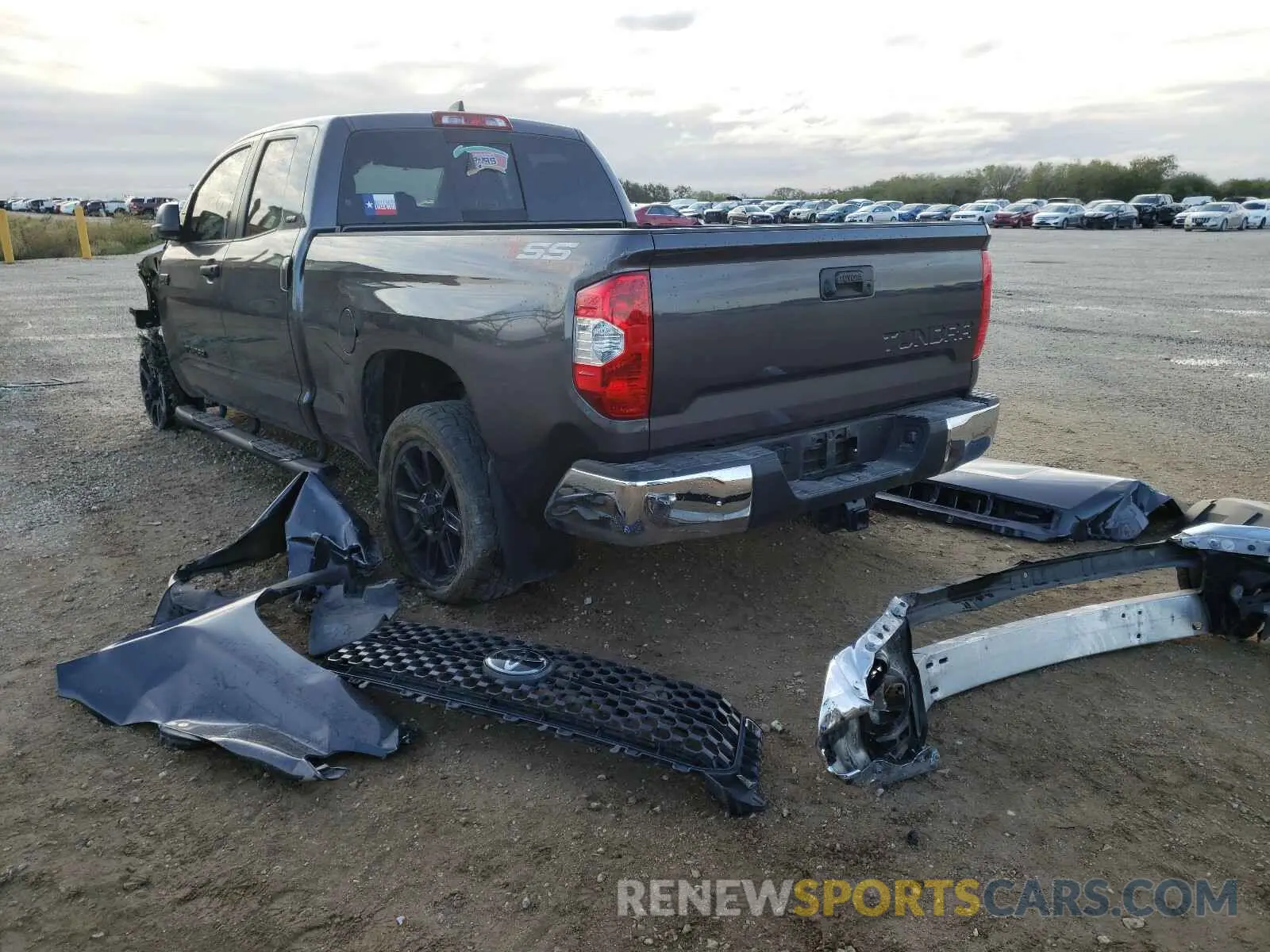 3 Photograph of a damaged car 5TFRY5F1XLX259233 TOYOTA TUNDRA 2020