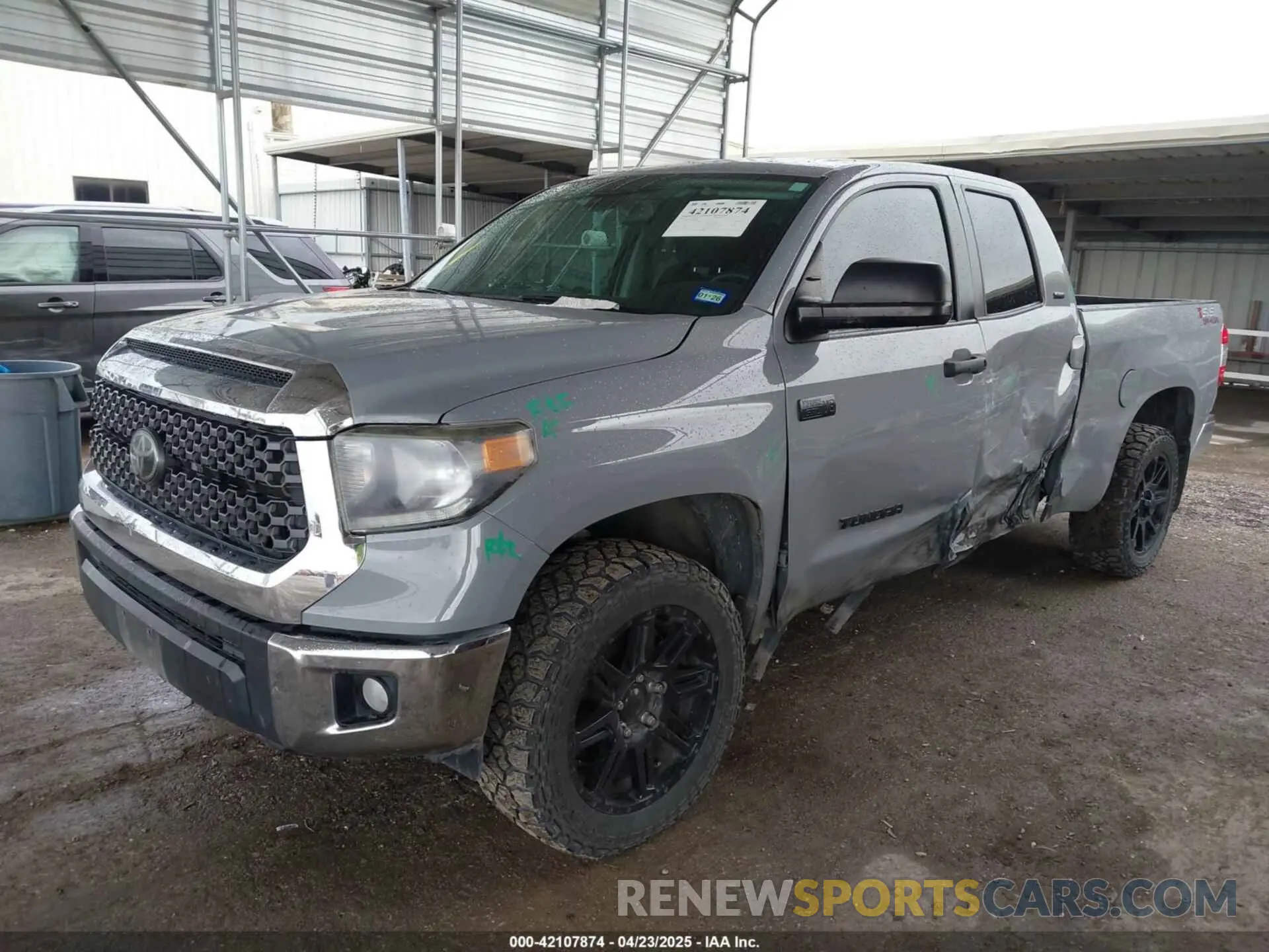 2 Photograph of a damaged car 5TFUY5F12LX877897 TOYOTA TUNDRA 2020