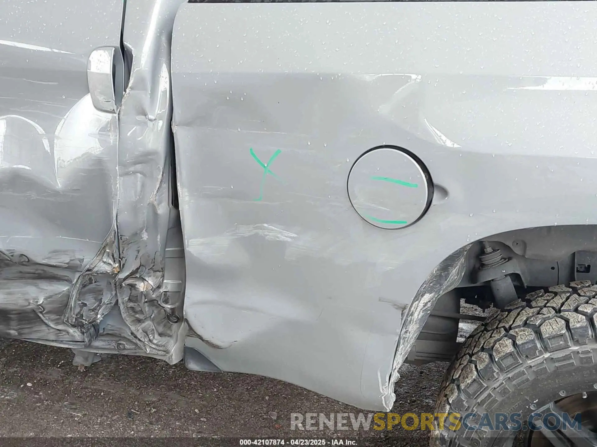 6 Photograph of a damaged car 5TFUY5F12LX877897 TOYOTA TUNDRA 2020