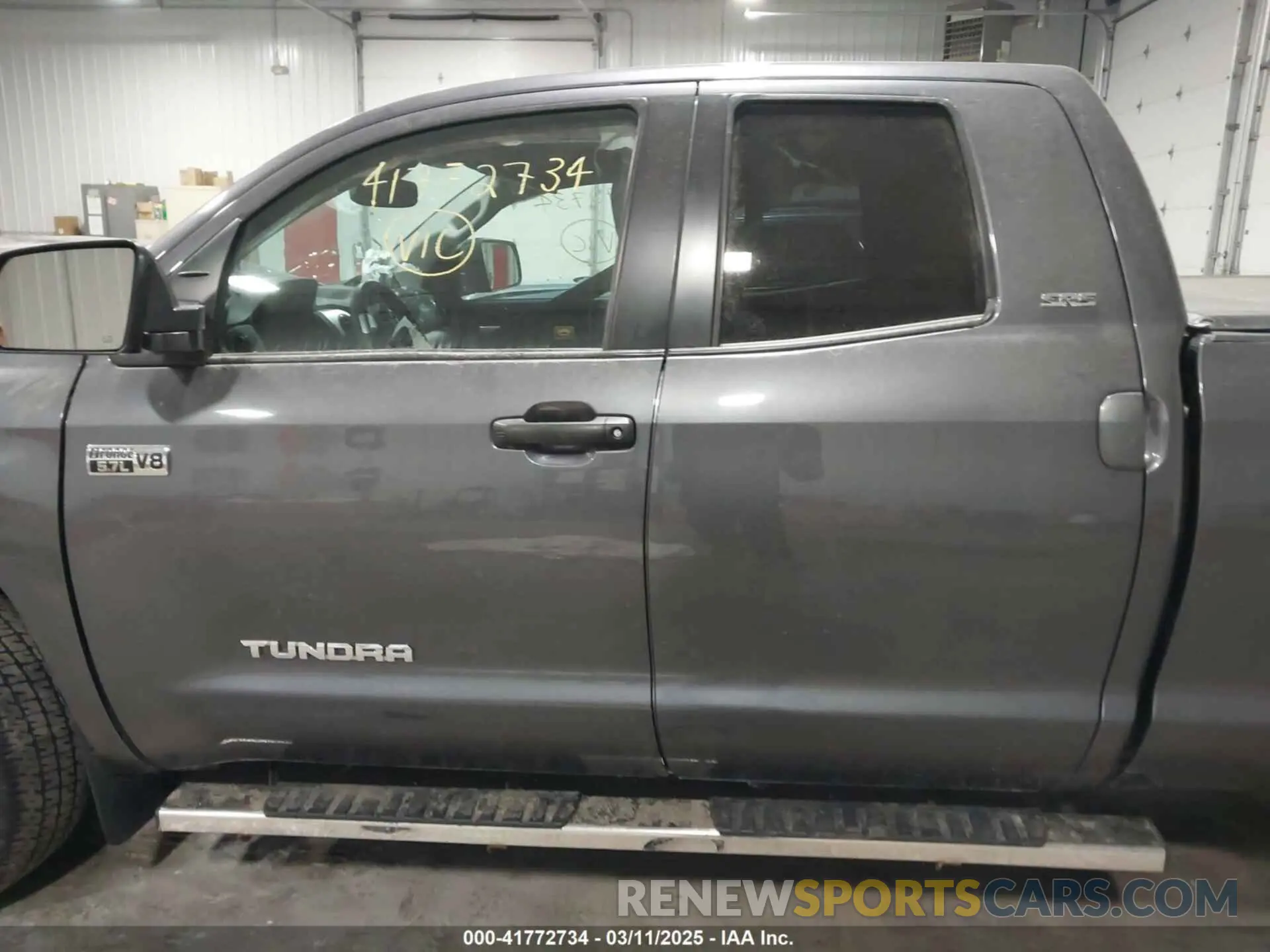 15 Photograph of a damaged car 5TFUY5F16LX913073 TOYOTA TUNDRA 2020