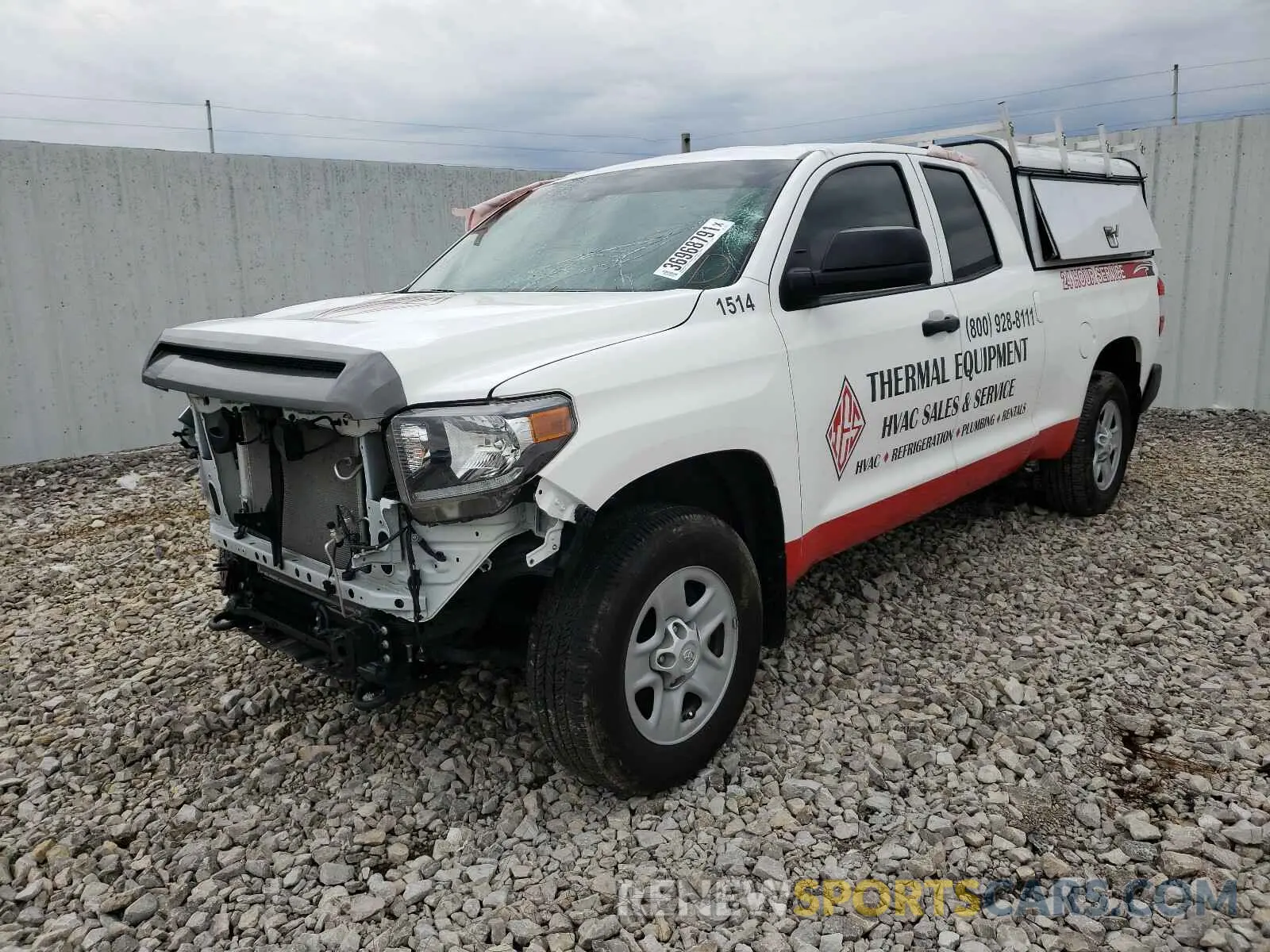 2 Photograph of a damaged car 5TFUY5F16LX921514 TOYOTA TUNDRA 2020