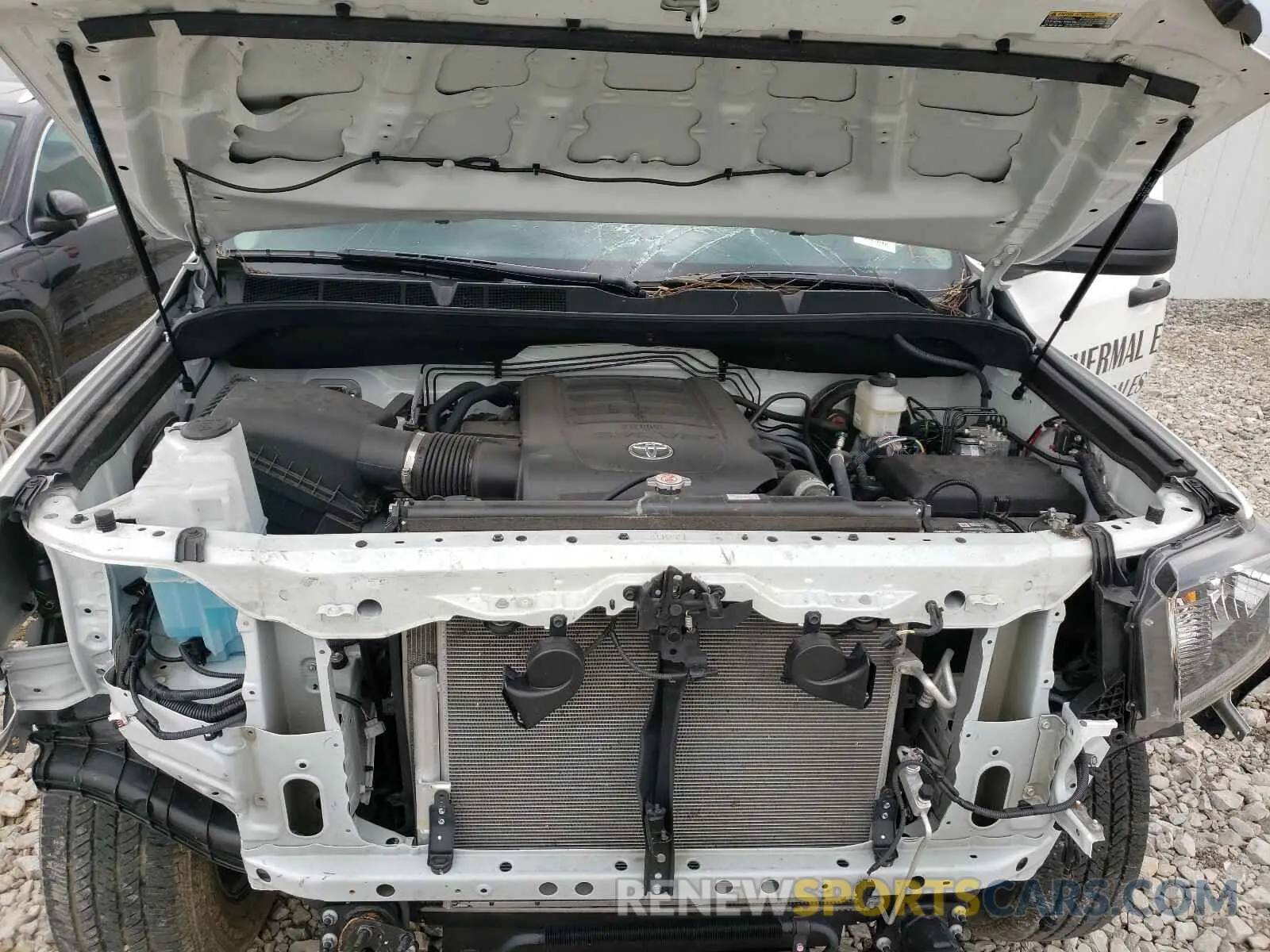 7 Photograph of a damaged car 5TFUY5F16LX921514 TOYOTA TUNDRA 2020