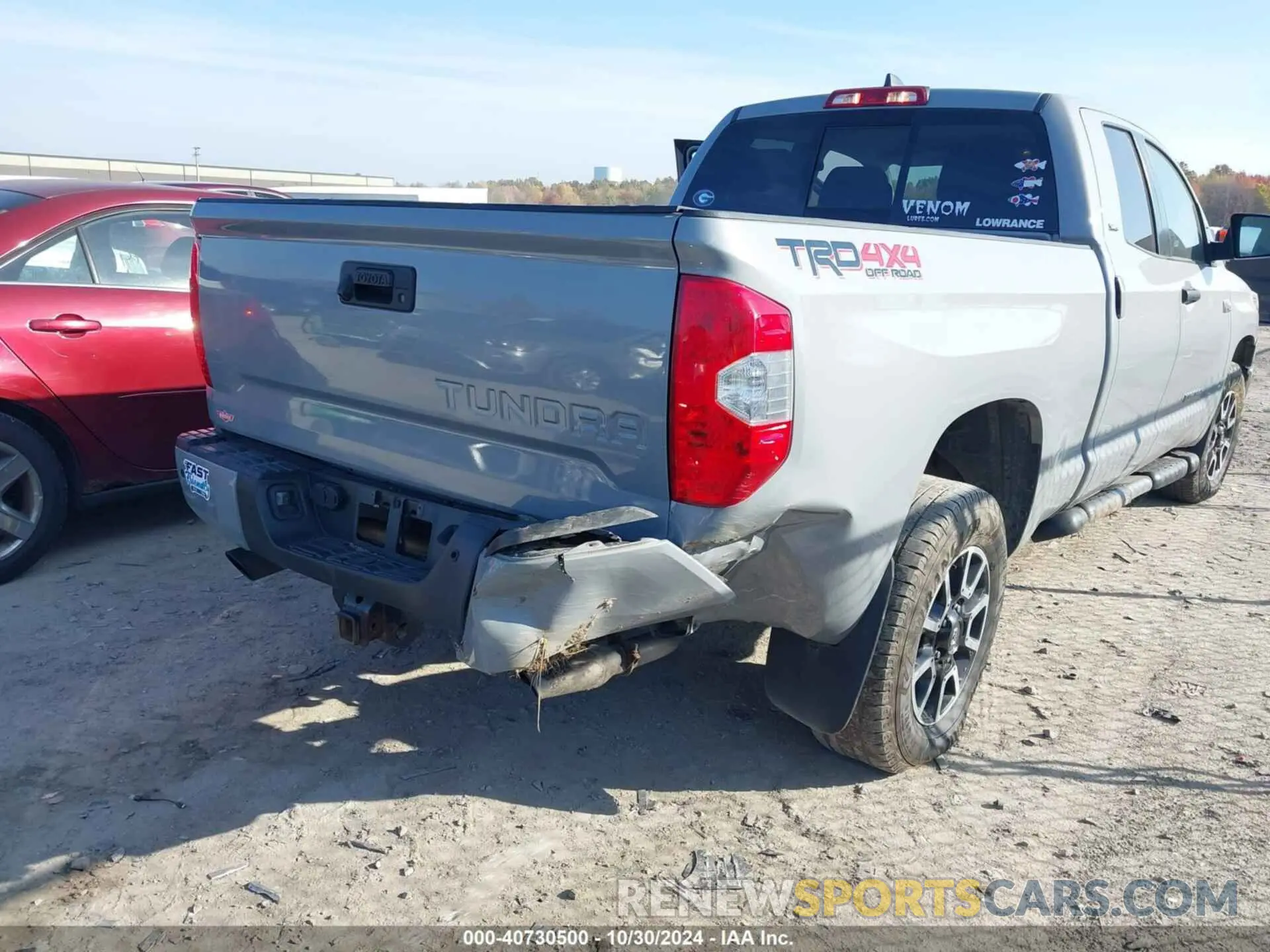 6 Photograph of a damaged car 5TFUY5F17LX884084 TOYOTA TUNDRA 2020