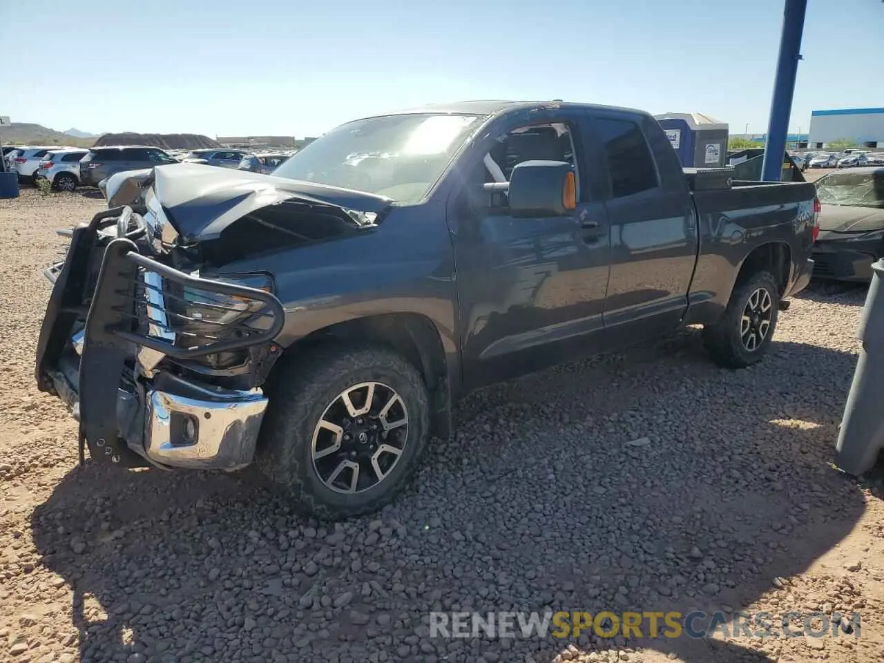 1 Фотография поврежденного автомобиля 5TFUY5F17LX955641 TOYOTA TUNDRA 2020