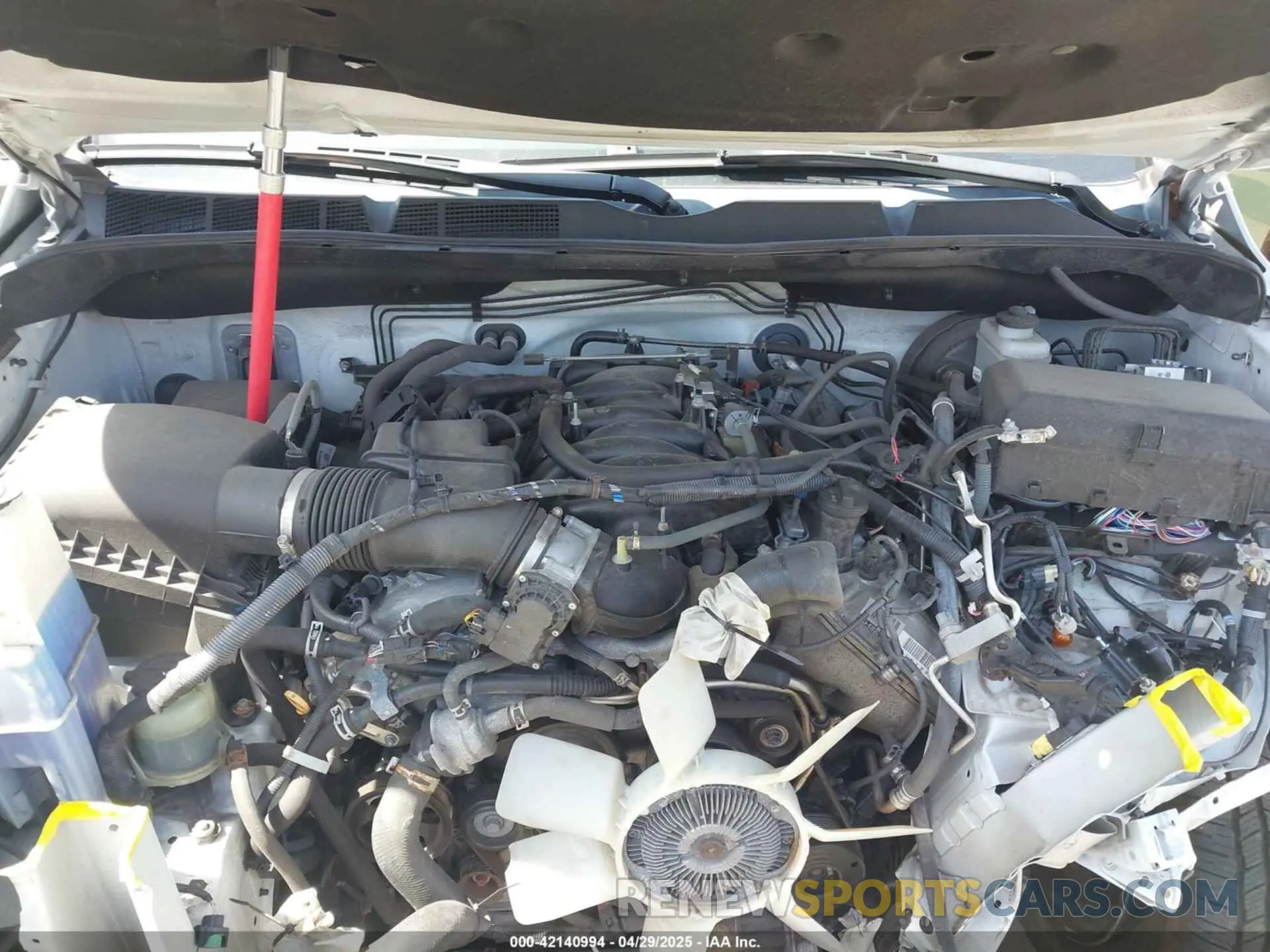 10 Фотография поврежденного автомобиля 5TFUY5F18LX898558 TOYOTA TUNDRA 2020