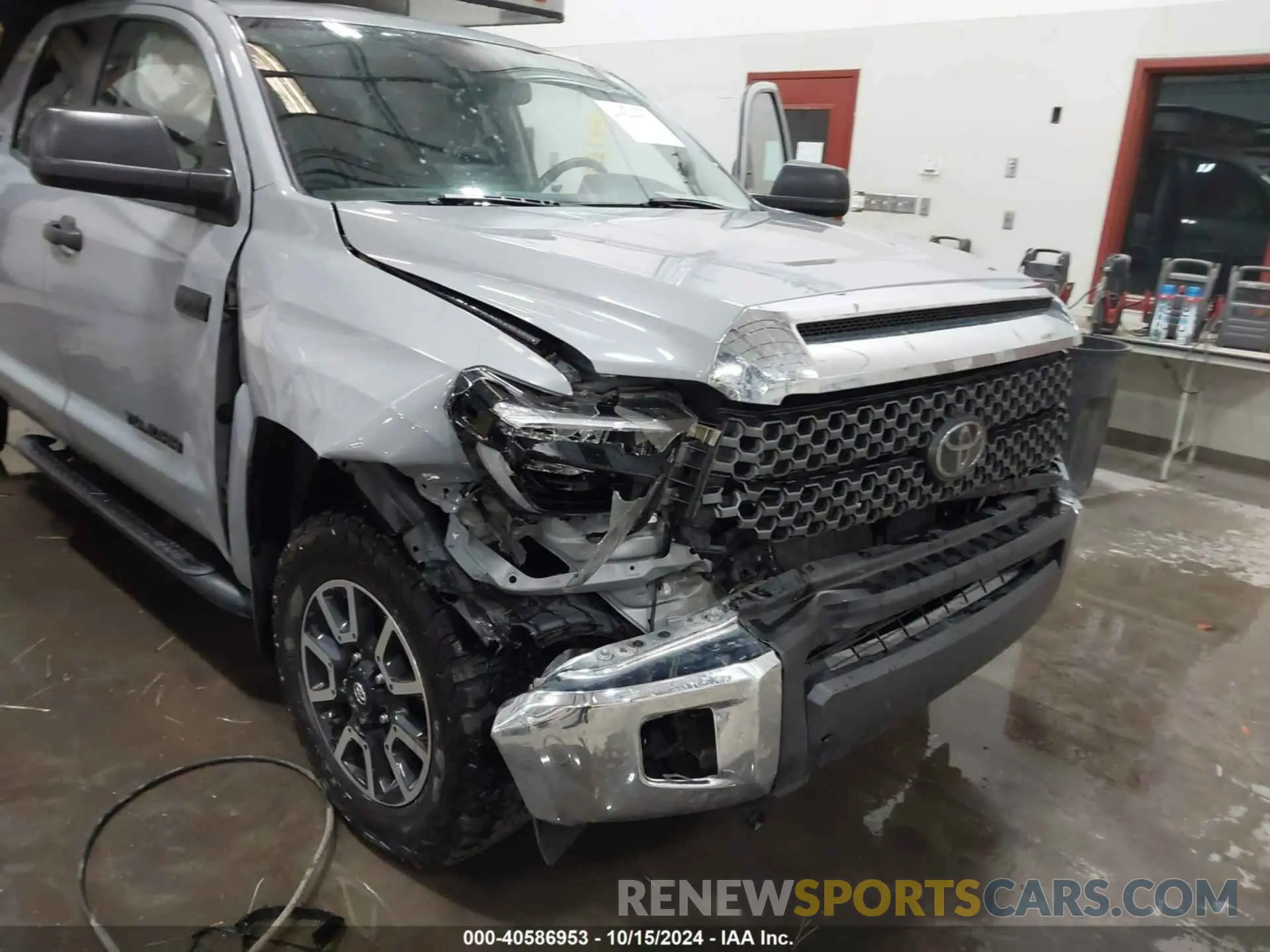 6 Photograph of a damaged car 5TFUY5F18LX900356 TOYOTA TUNDRA 2020