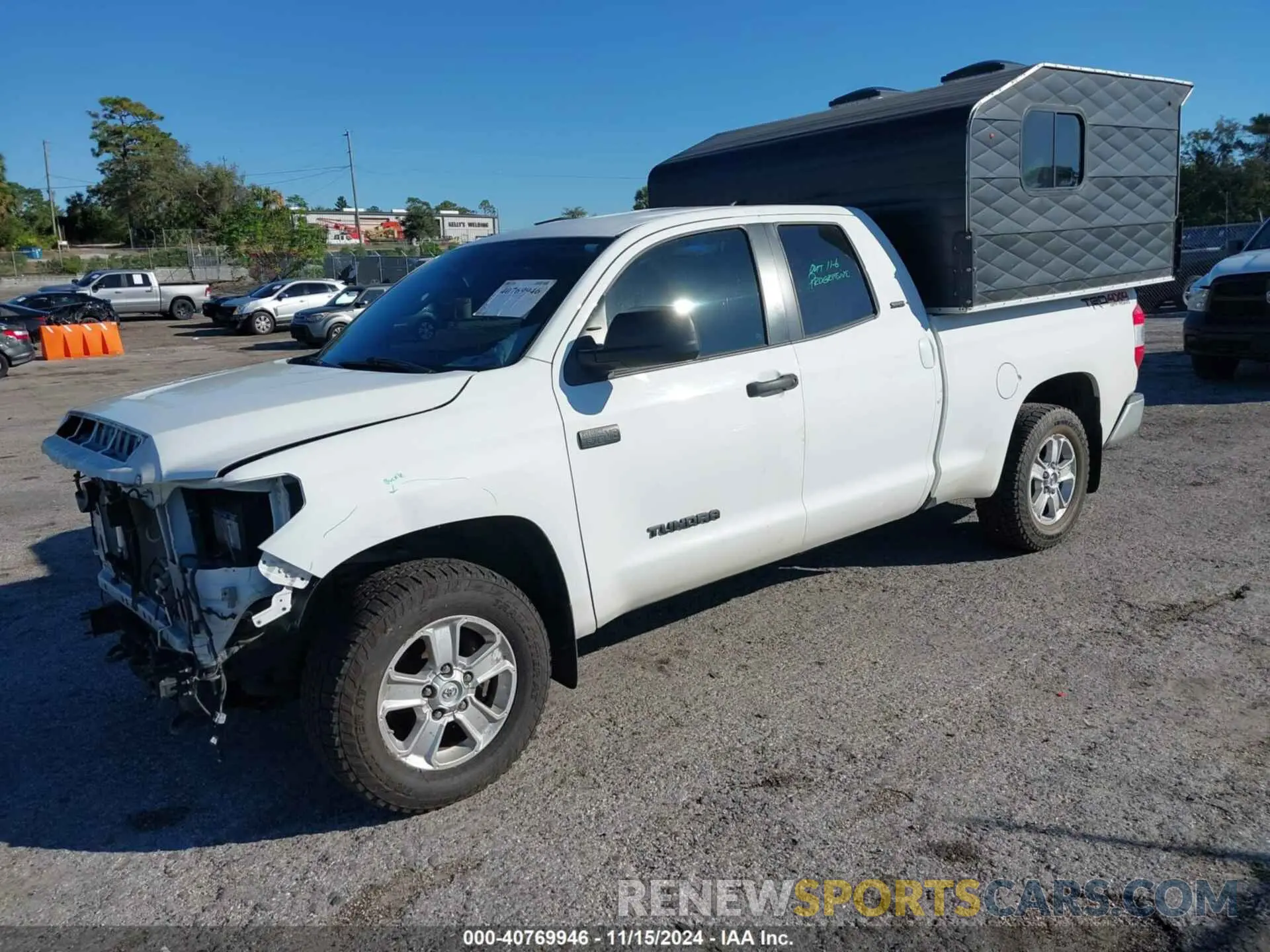 2 Photograph of a damaged car 5TFUY5F1XLX893152 TOYOTA TUNDRA 2020