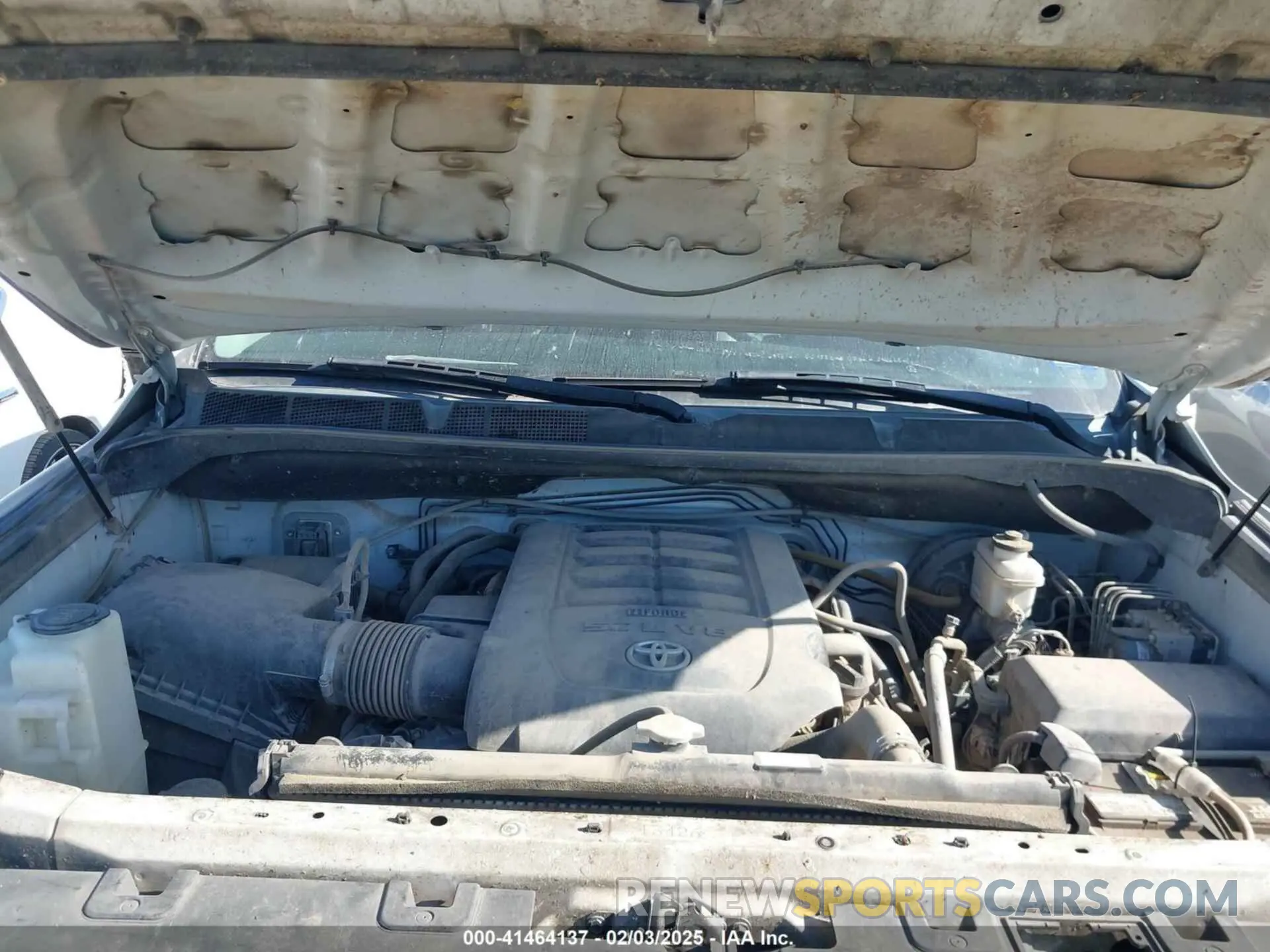 10 Photograph of a damaged car 5TFUY5F1XLX955598 TOYOTA TUNDRA 2020