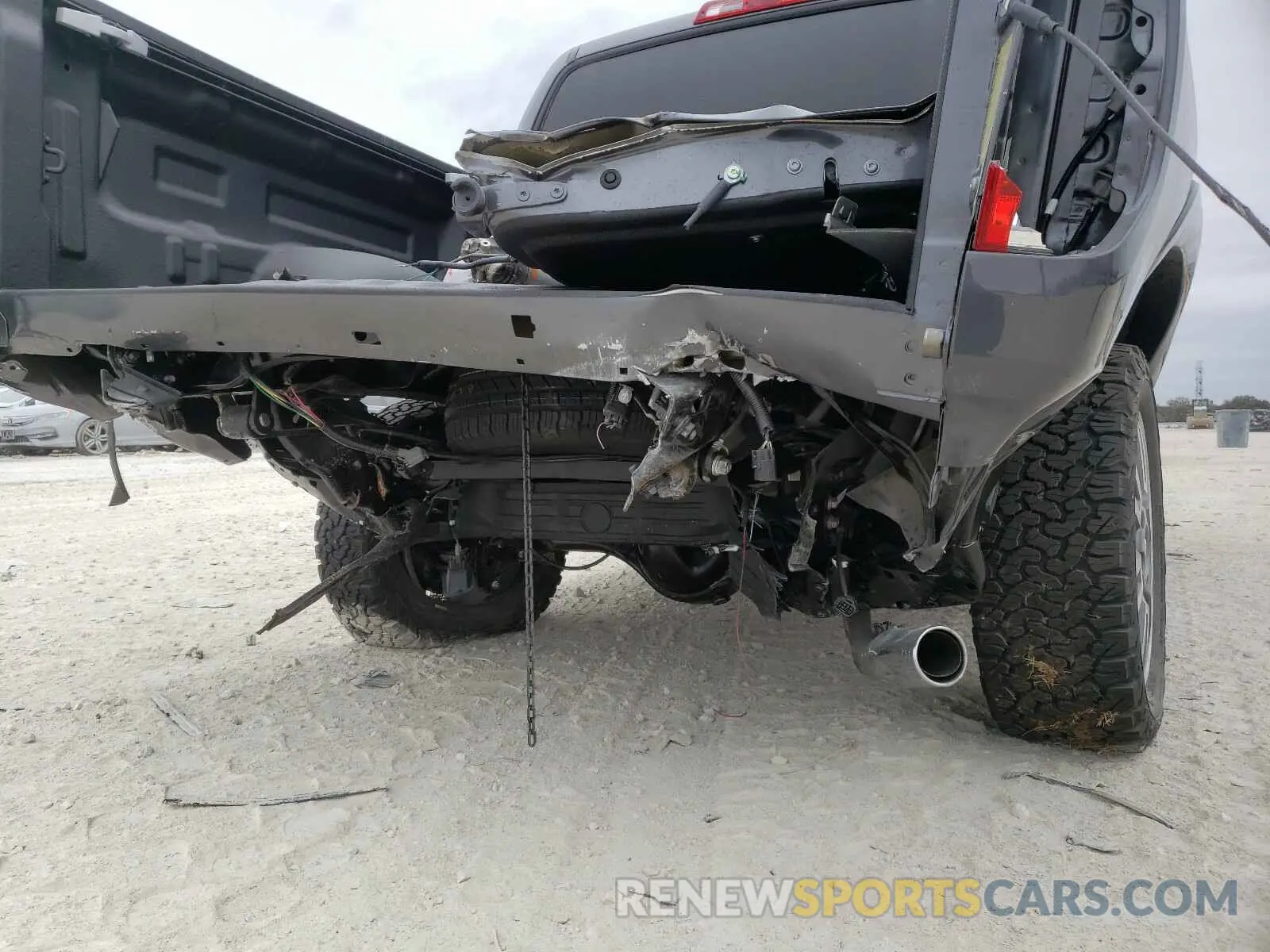 9 Photograph of a damaged car 5TFAY5F10MX984418 TOYOTA TUNDRA 2021