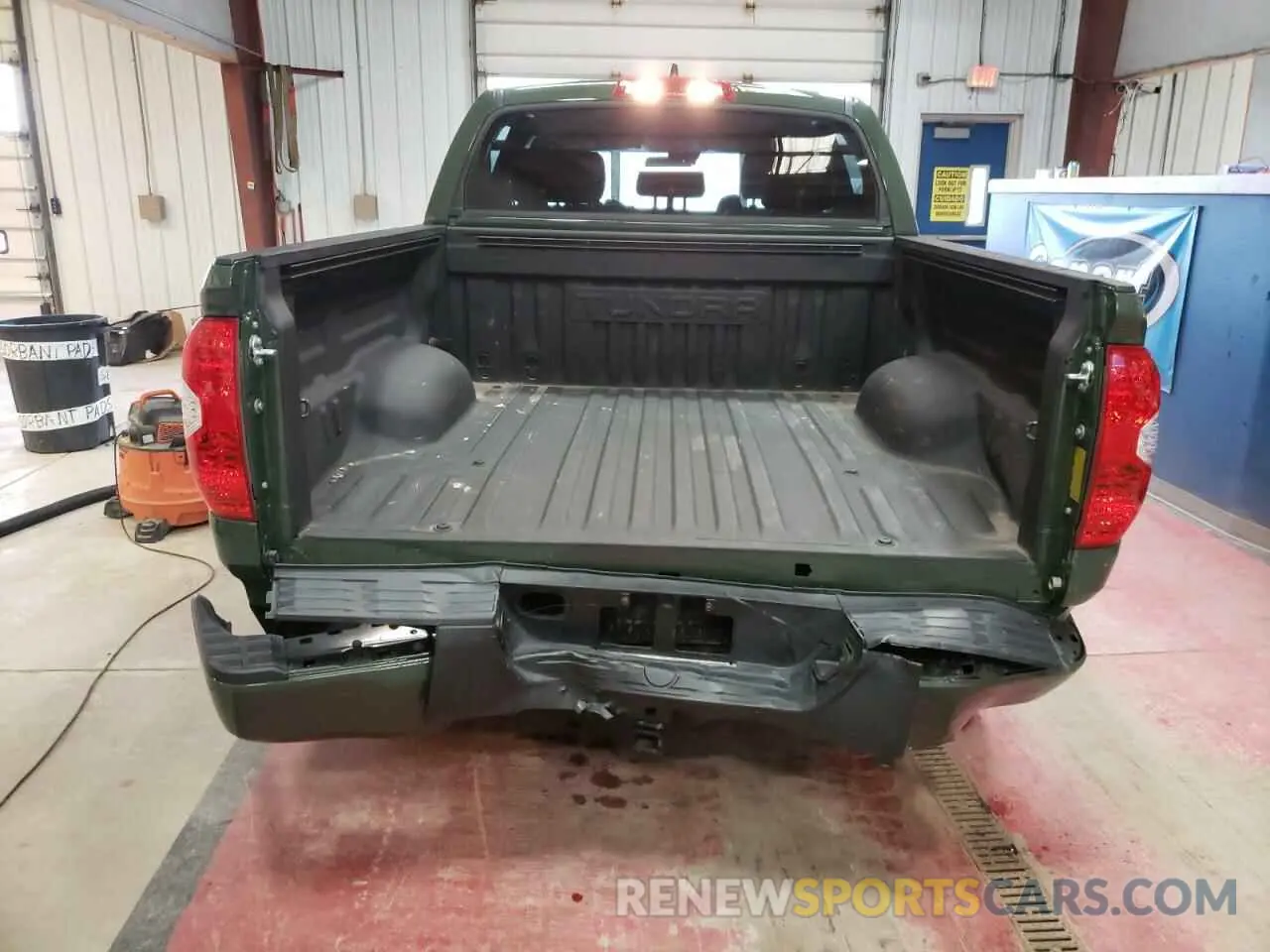 6 Photograph of a damaged car 5TFDY5F10MX024996 TOYOTA TUNDRA 2021