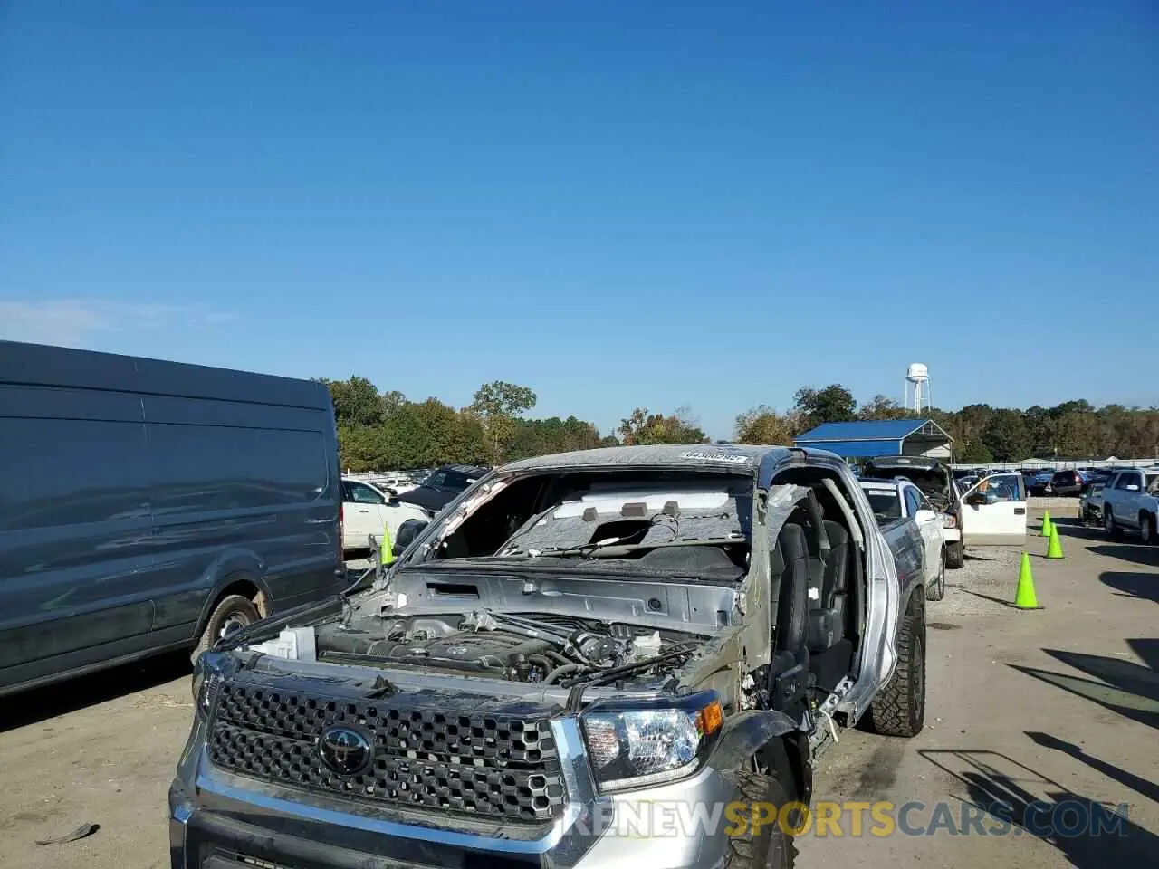 9 Photograph of a damaged car 5TFDY5F10MX038719 TOYOTA TUNDRA 2021