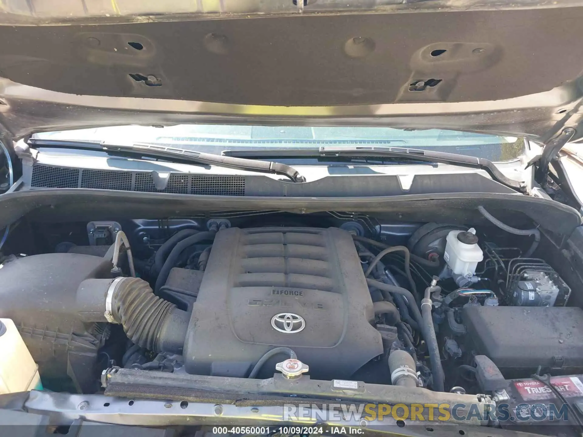 10 Photograph of a damaged car 5TFDY5F11MX001548 TOYOTA TUNDRA 2021