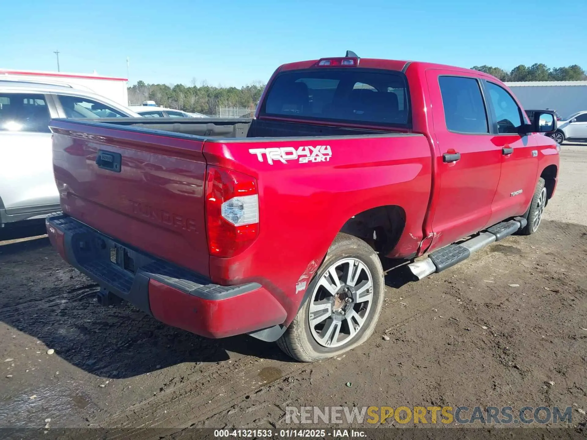 4 Photograph of a damaged car 5TFDY5F11MX010265 TOYOTA TUNDRA 2021