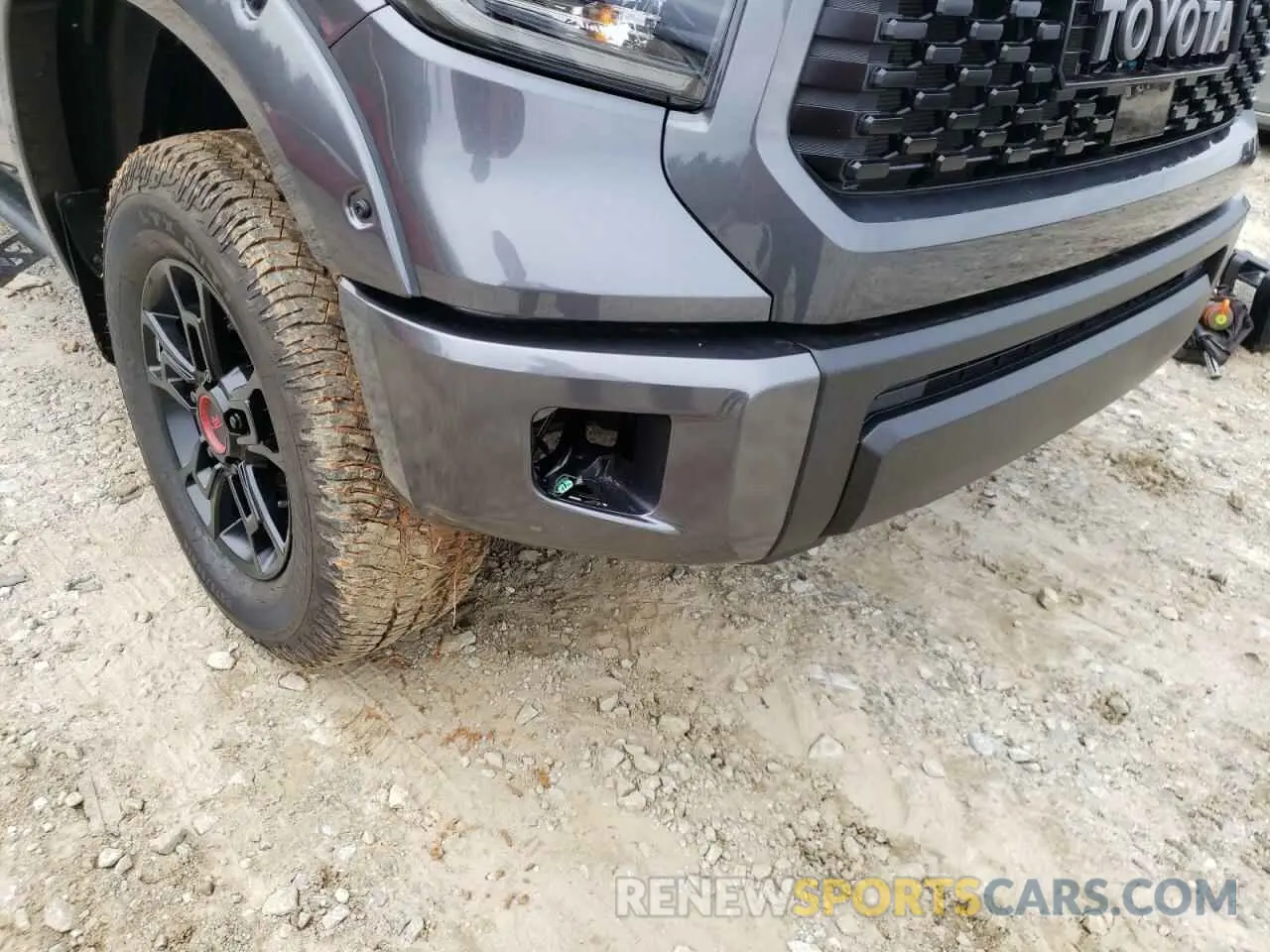 9 Photograph of a damaged car 5TFDY5F14MX016156 TOYOTA TUNDRA 2021