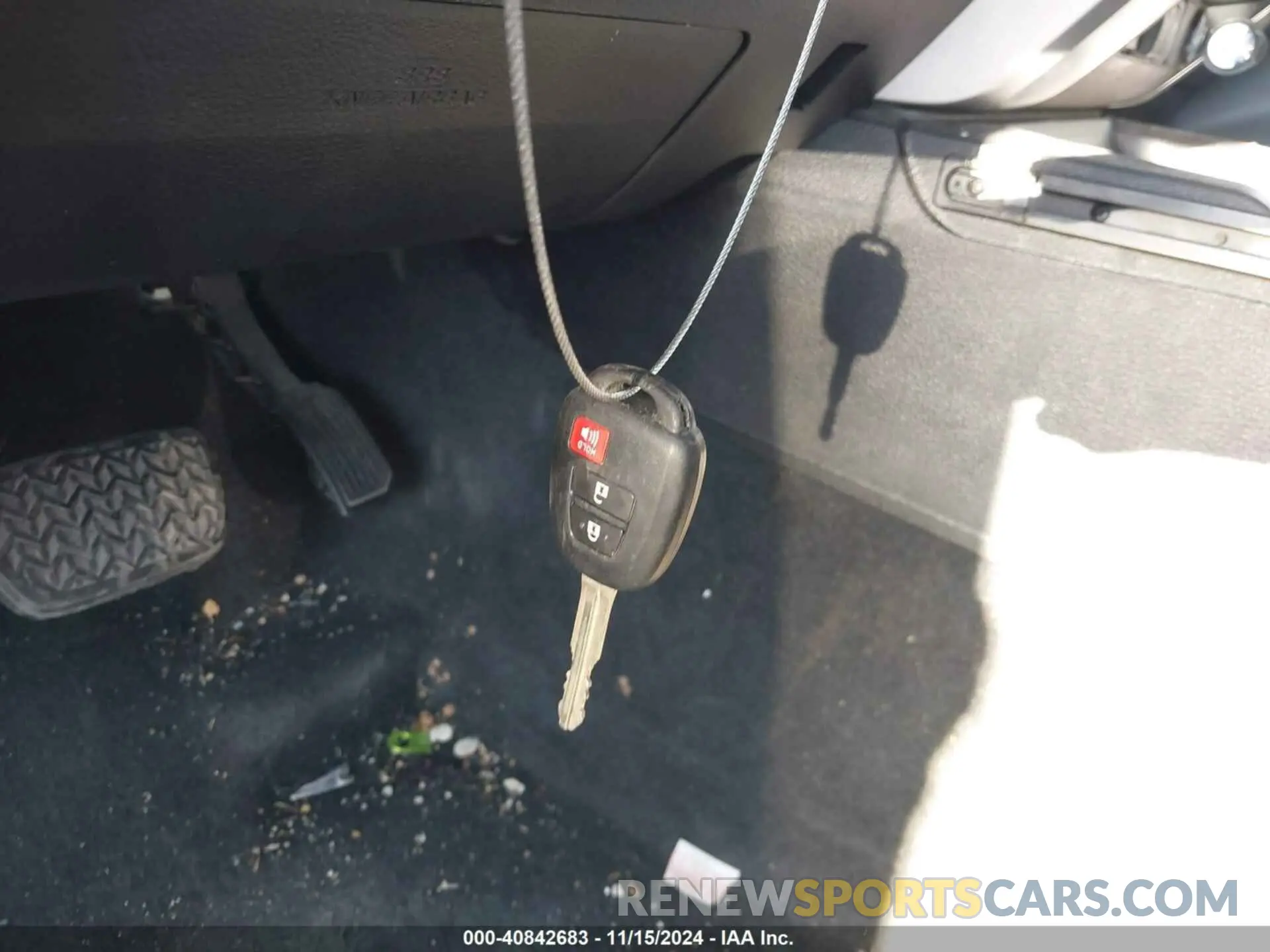 11 Photograph of a damaged car 5TFDY5F14MX043230 TOYOTA TUNDRA 2021