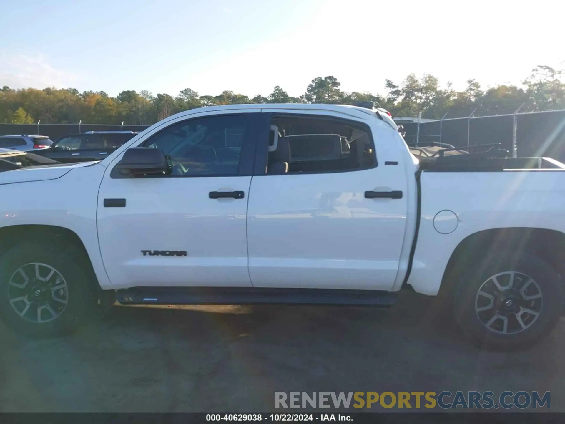 14 Photograph of a damaged car 5TFDY5F15MX003903 TOYOTA TUNDRA 2021