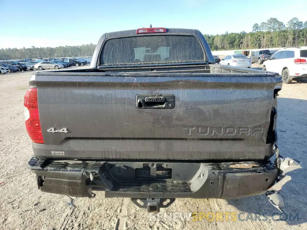6 Photograph of a damaged car 5TFDY5F15MX989031 TOYOTA TUNDRA 2021