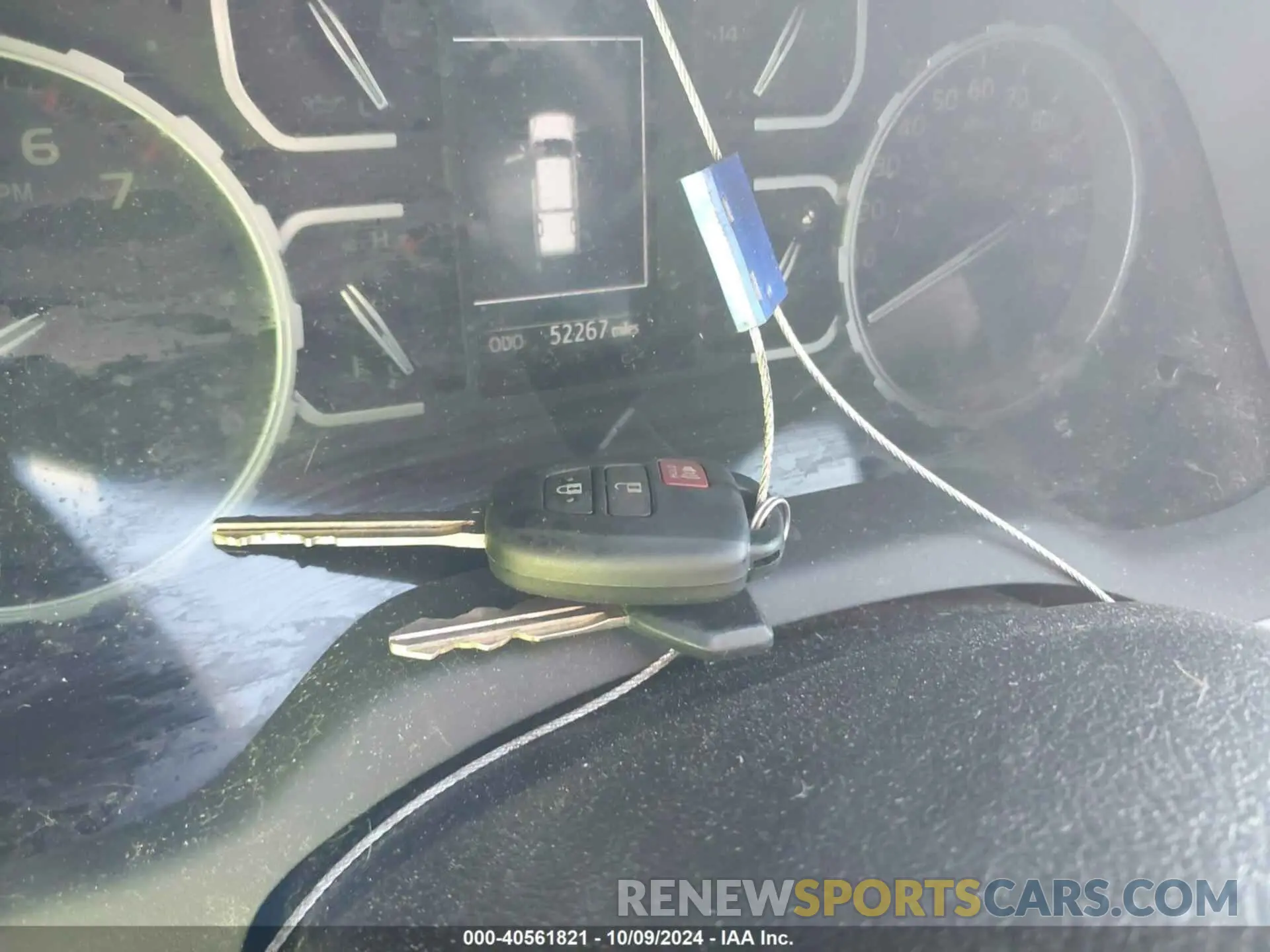 11 Photograph of a damaged car 5TFDY5F15MX989207 TOYOTA TUNDRA 2021