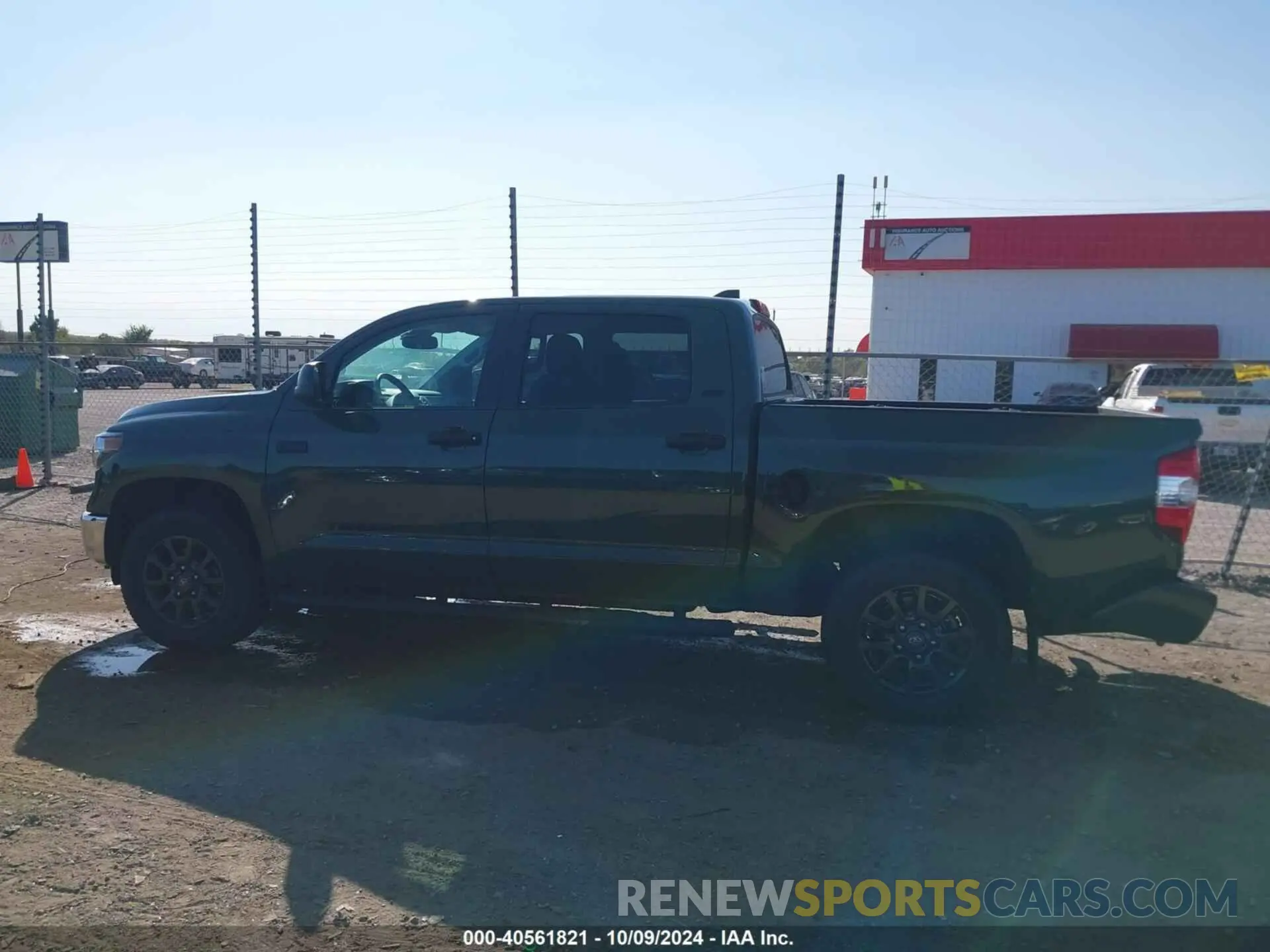 14 Photograph of a damaged car 5TFDY5F15MX989207 TOYOTA TUNDRA 2021