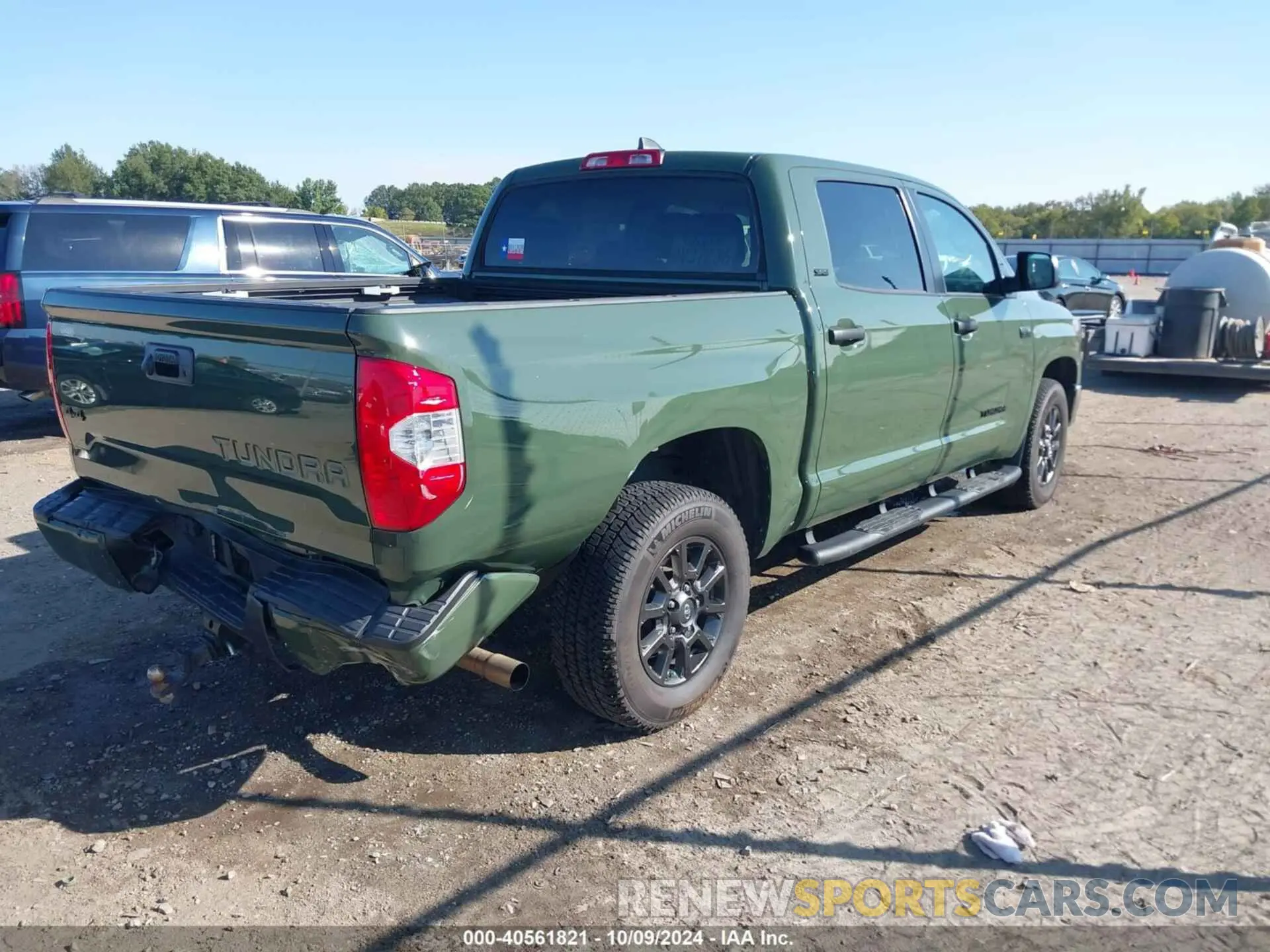 4 Photograph of a damaged car 5TFDY5F15MX989207 TOYOTA TUNDRA 2021