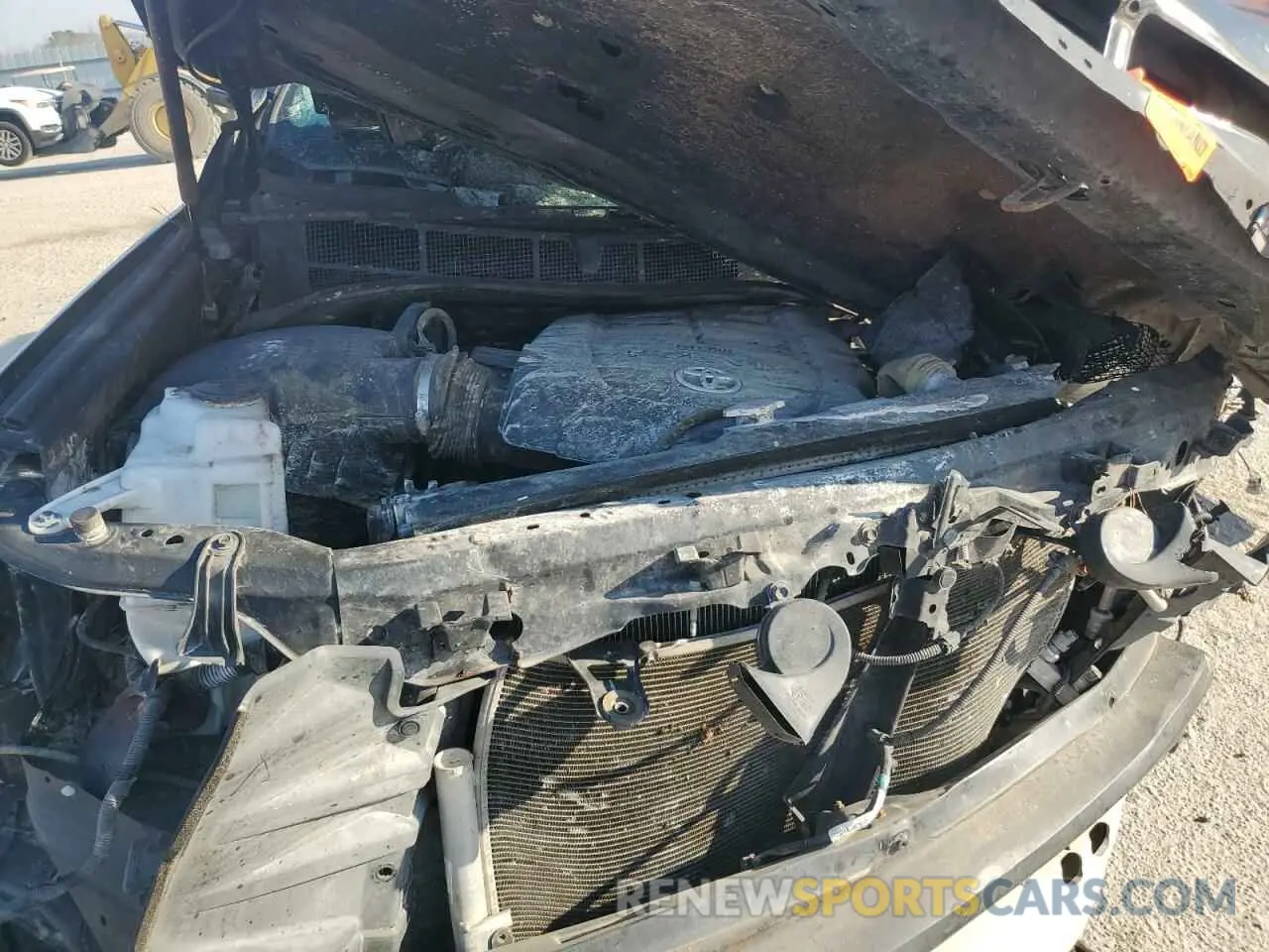 12 Photograph of a damaged car 5TFDY5F16MX002985 TOYOTA TUNDRA 2021