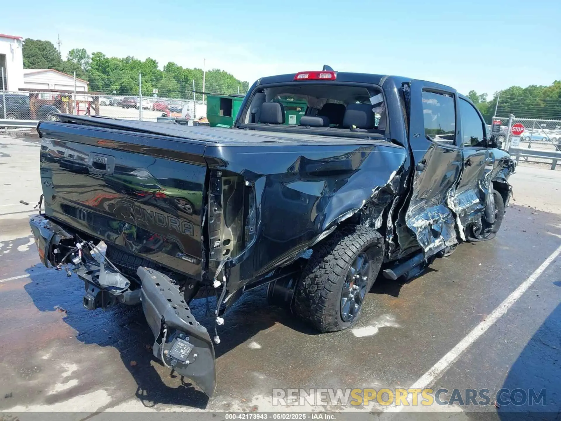 4 Photograph of a damaged car 5TFDY5F17MX991623 TOYOTA TUNDRA 2021