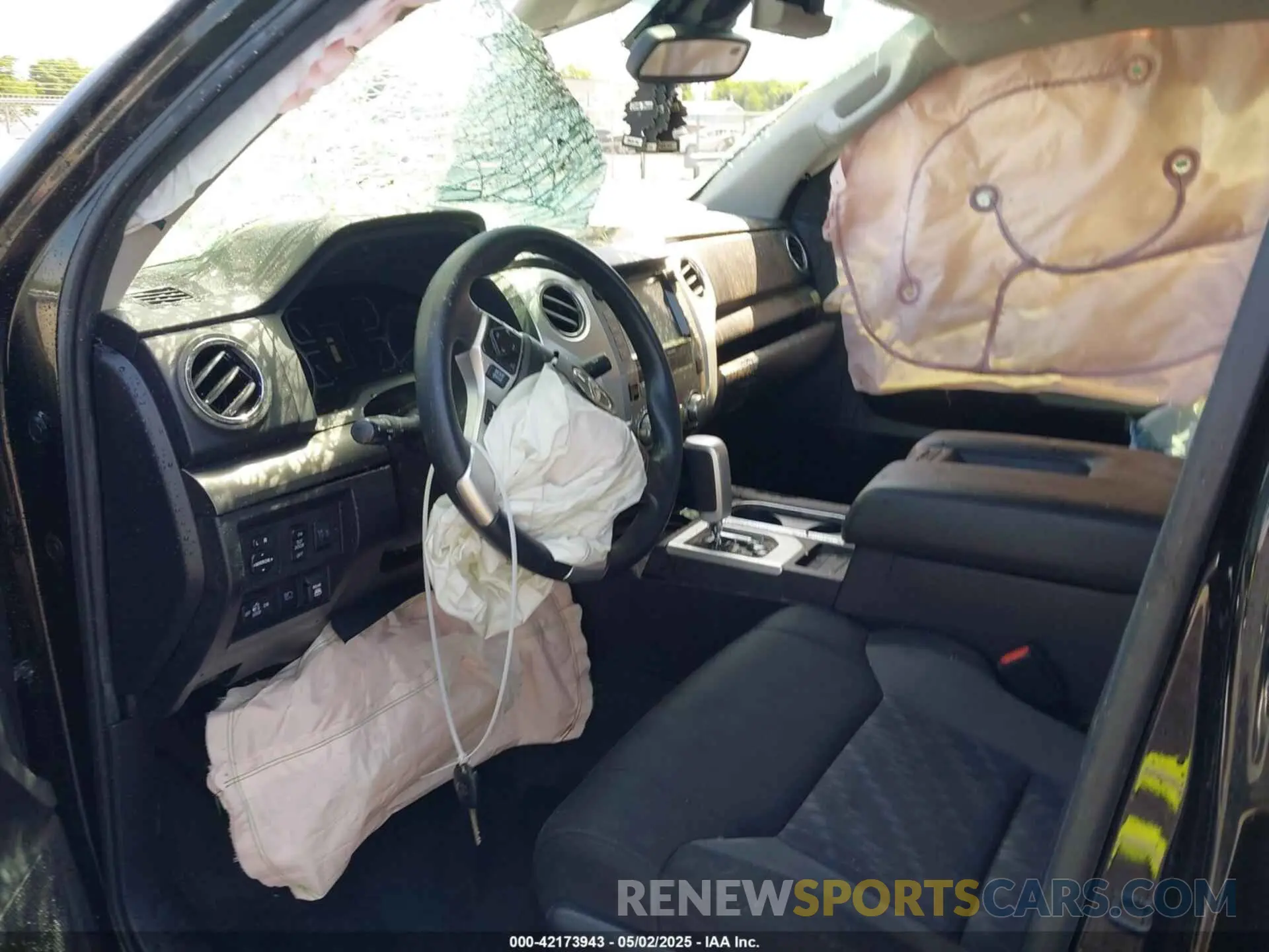 5 Photograph of a damaged car 5TFDY5F17MX991623 TOYOTA TUNDRA 2021