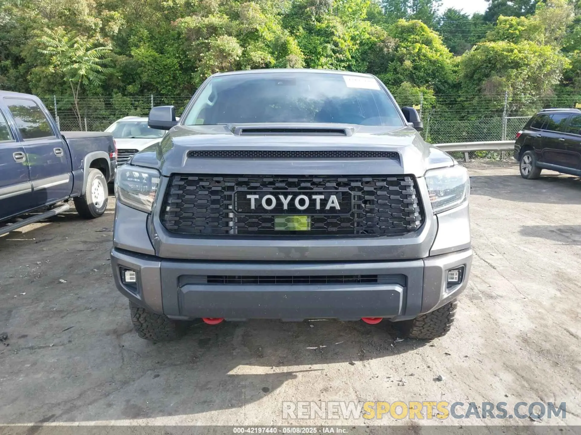 12 Photograph of a damaged car 5TFDY5F19MX004939 TOYOTA TUNDRA 2021
